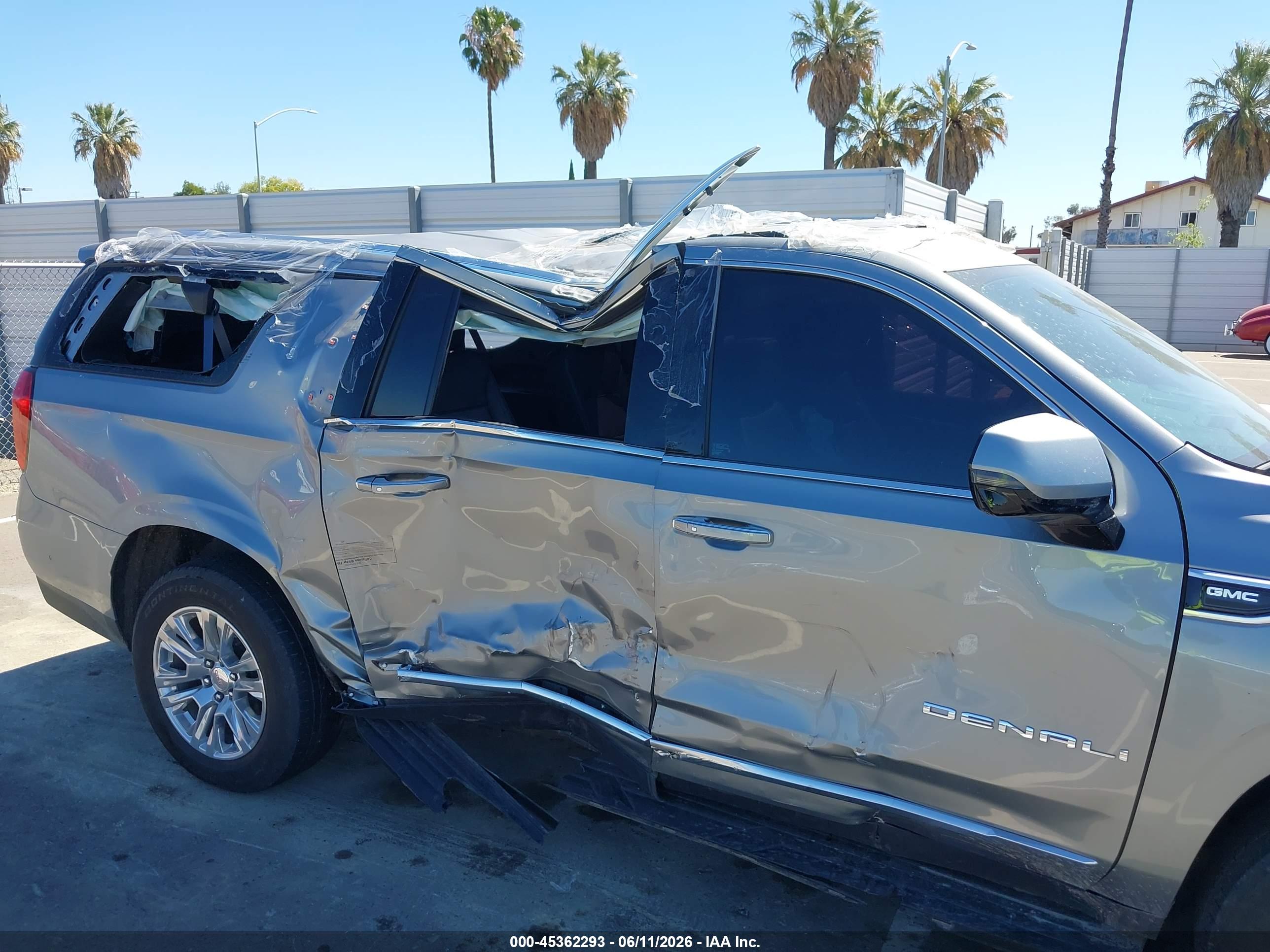 GMC YUKON image 6
