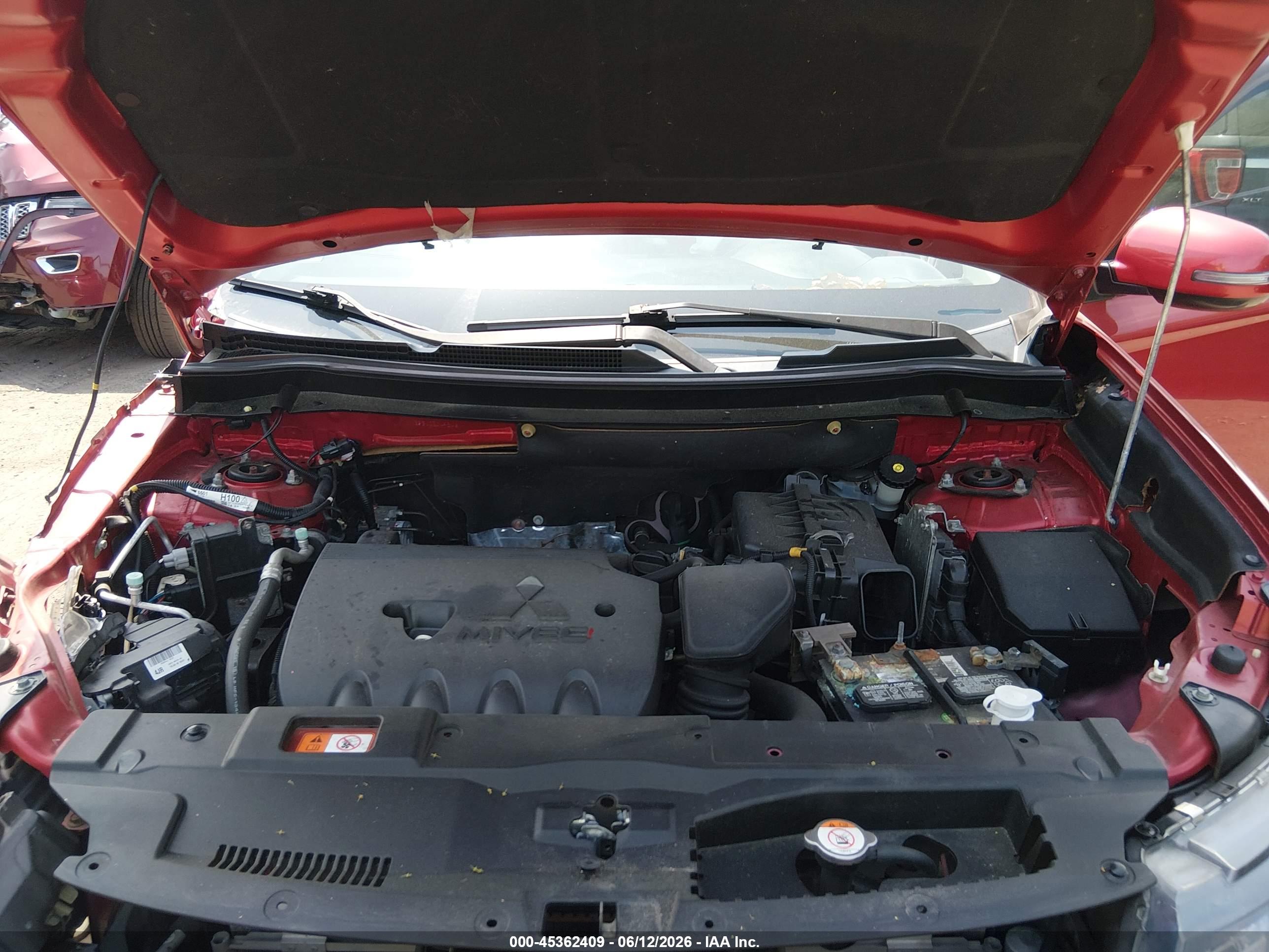 MITSUBISHI OUTLANDER image 10
