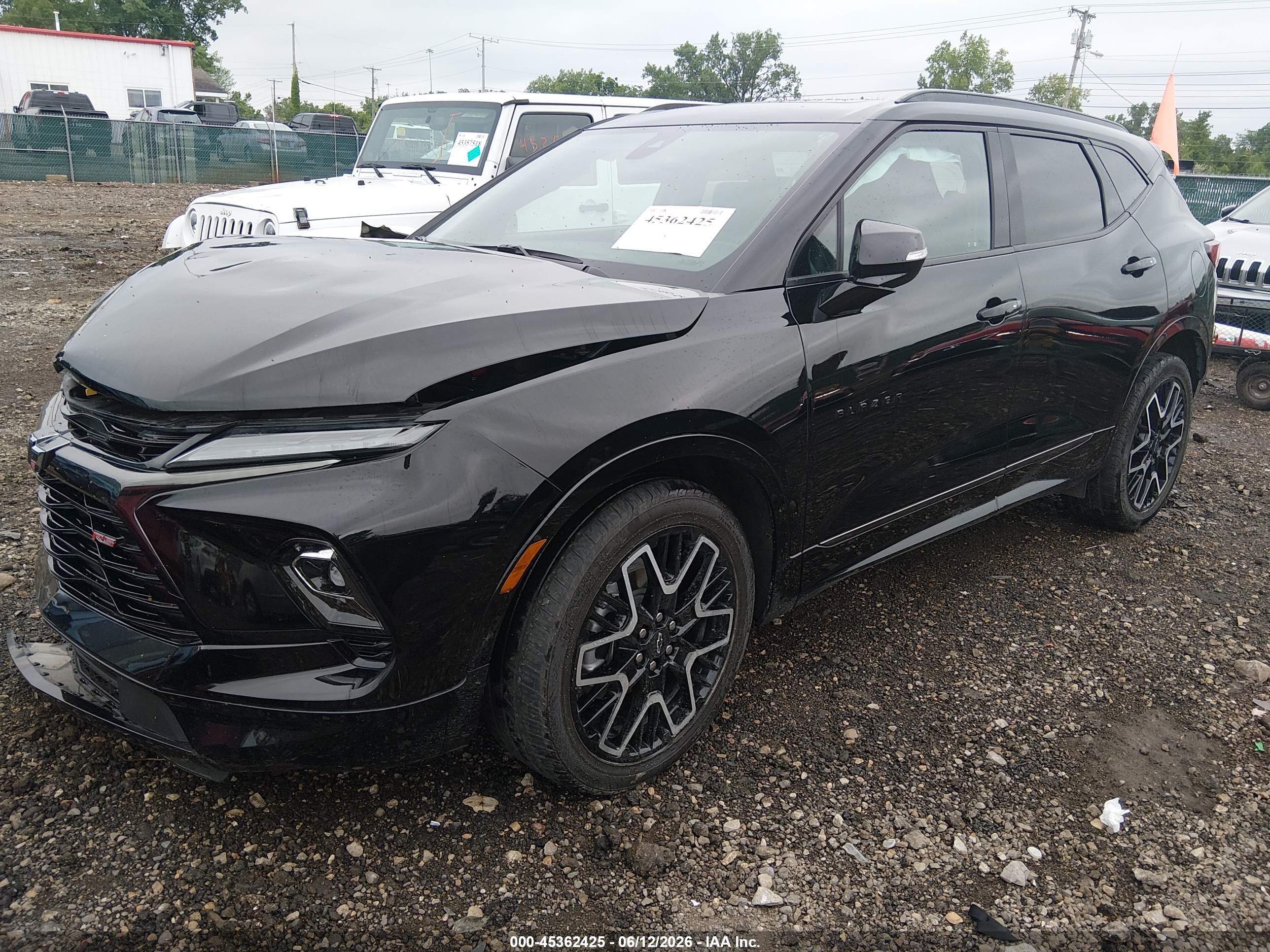 CHEVROLET BLAZER image 2