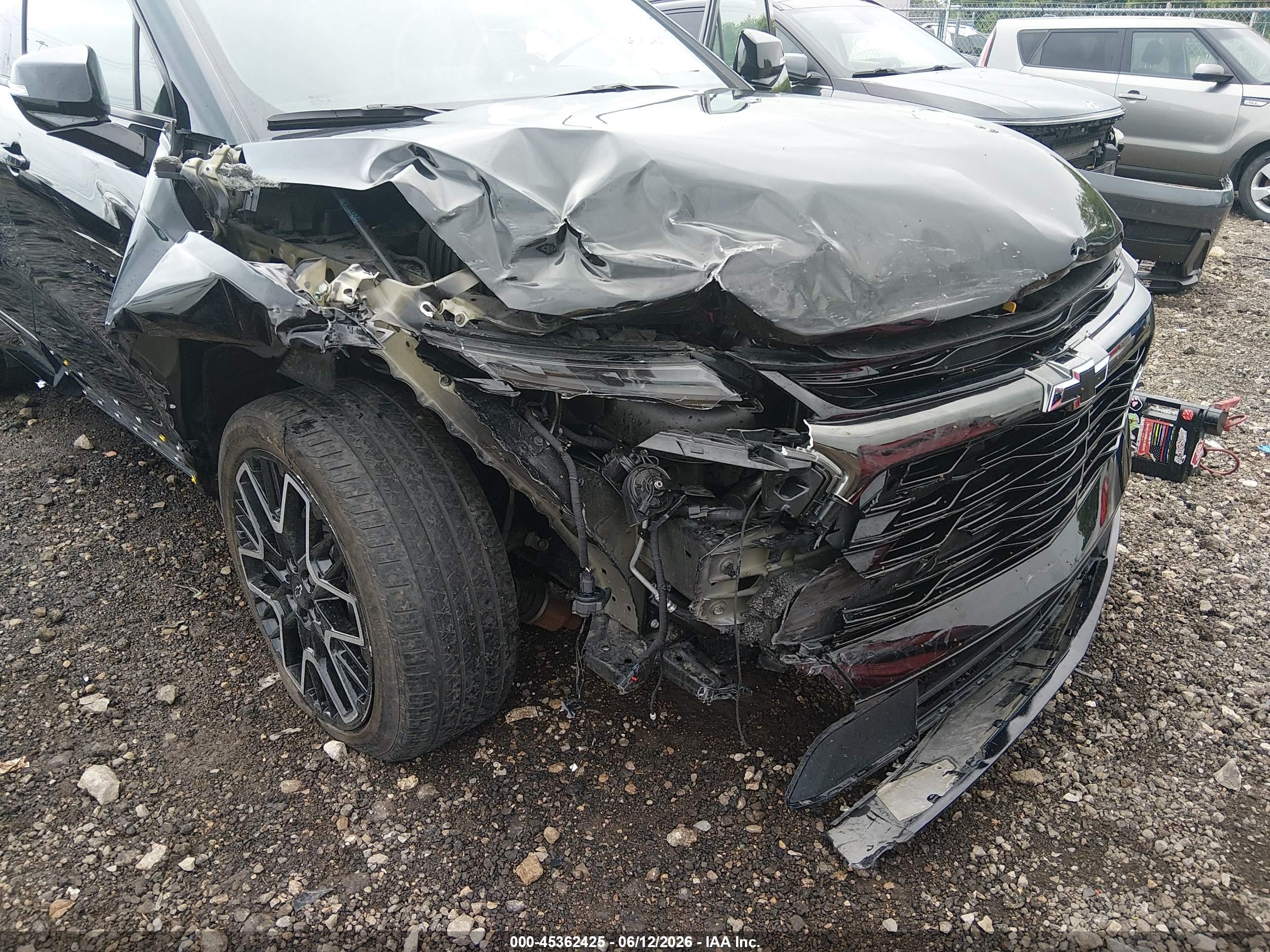 CHEVROLET BLAZER image 6