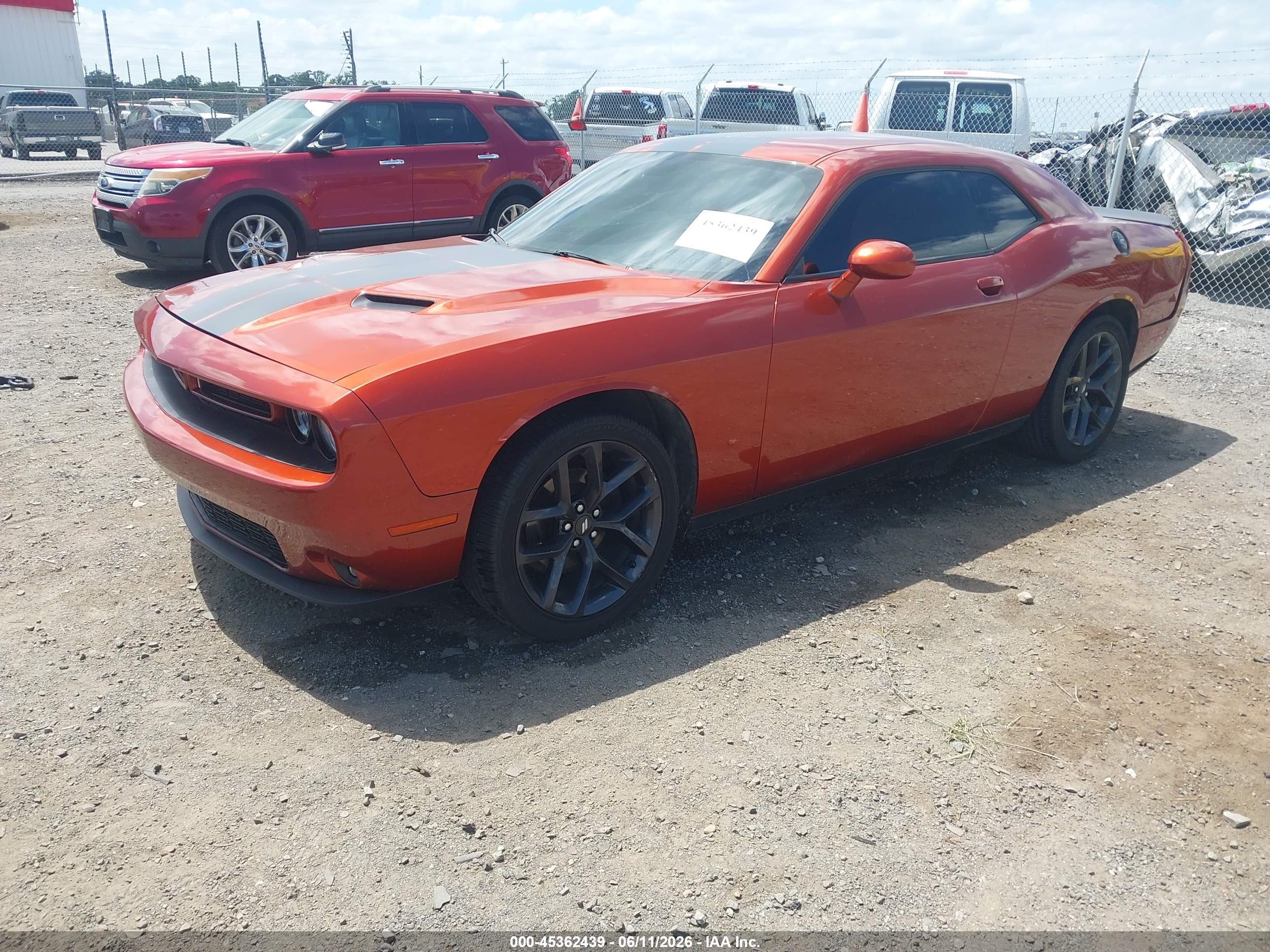 DODGE CHALLENGER image 2