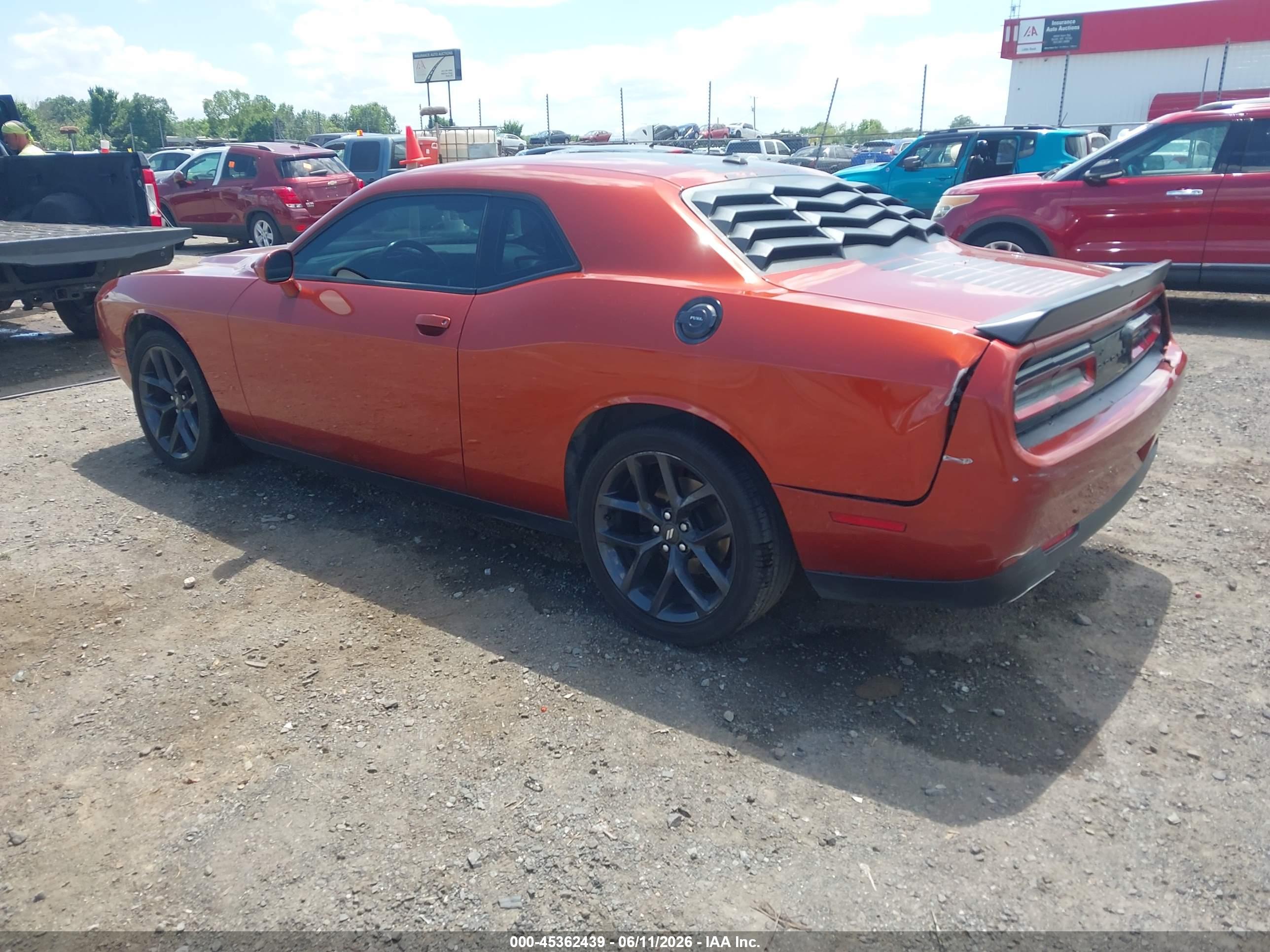 DODGE CHALLENGER image 3