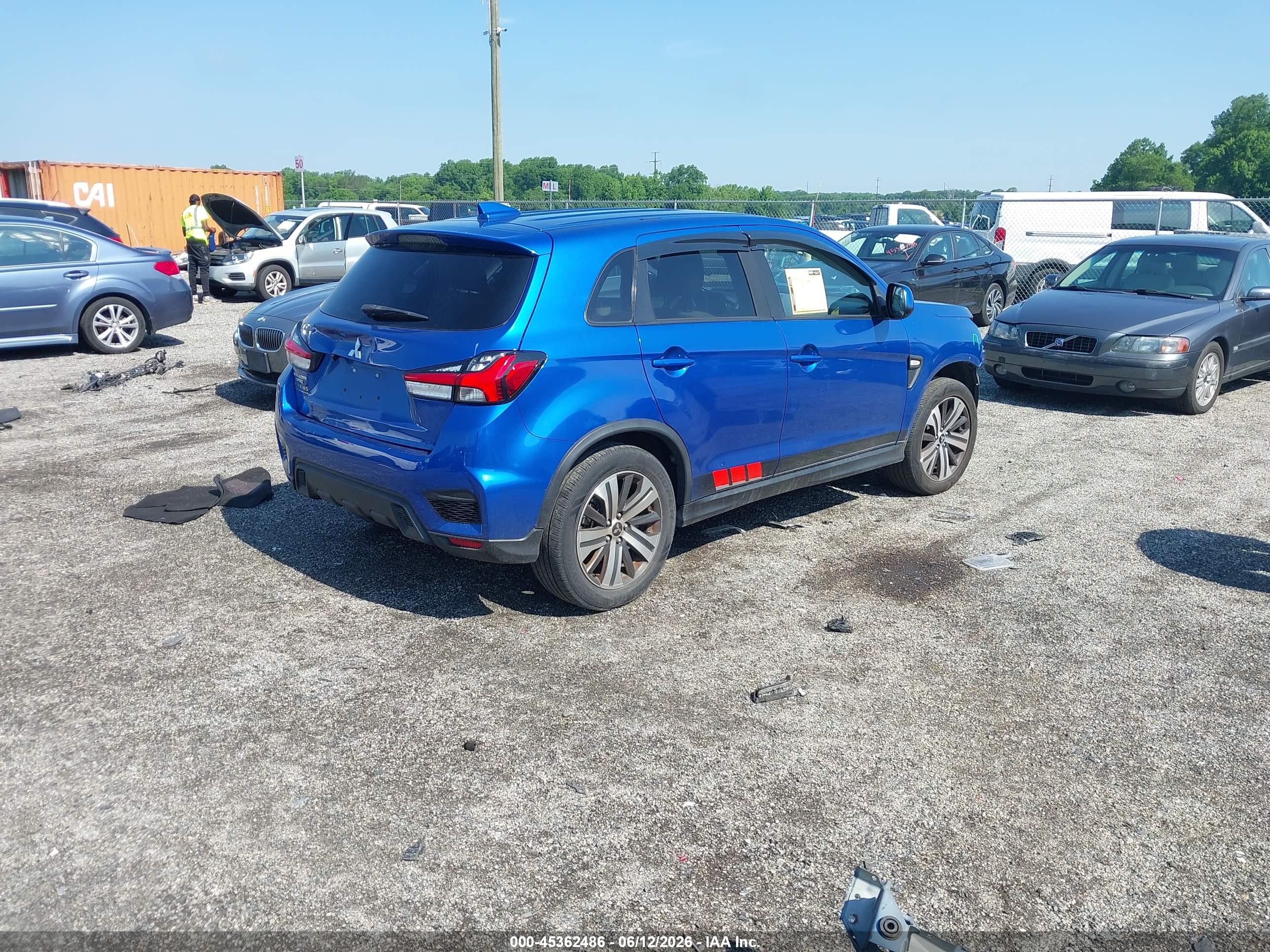 MITSUBISHI OUTLANDER image 4