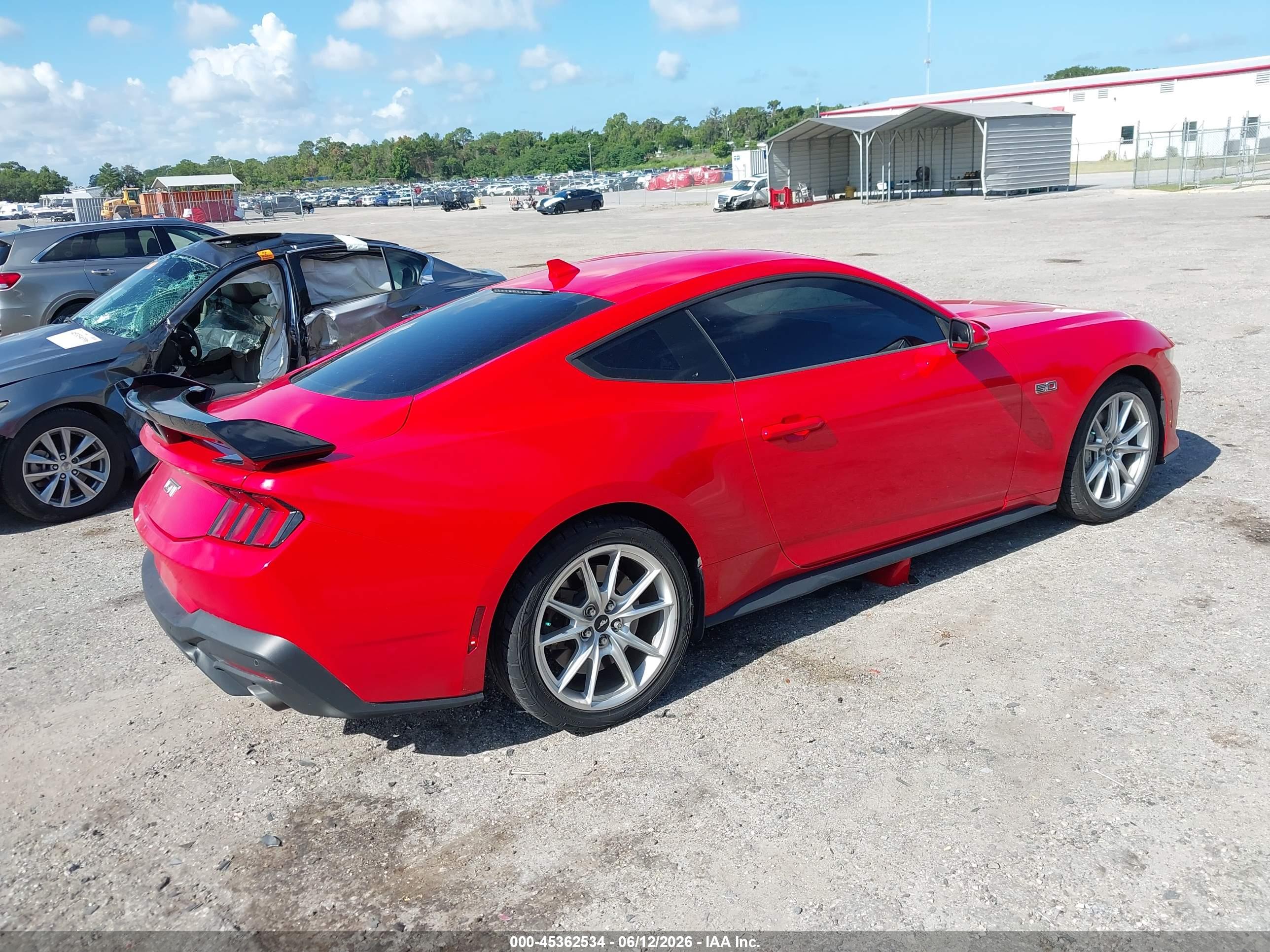 FORD MUSTANG image 4