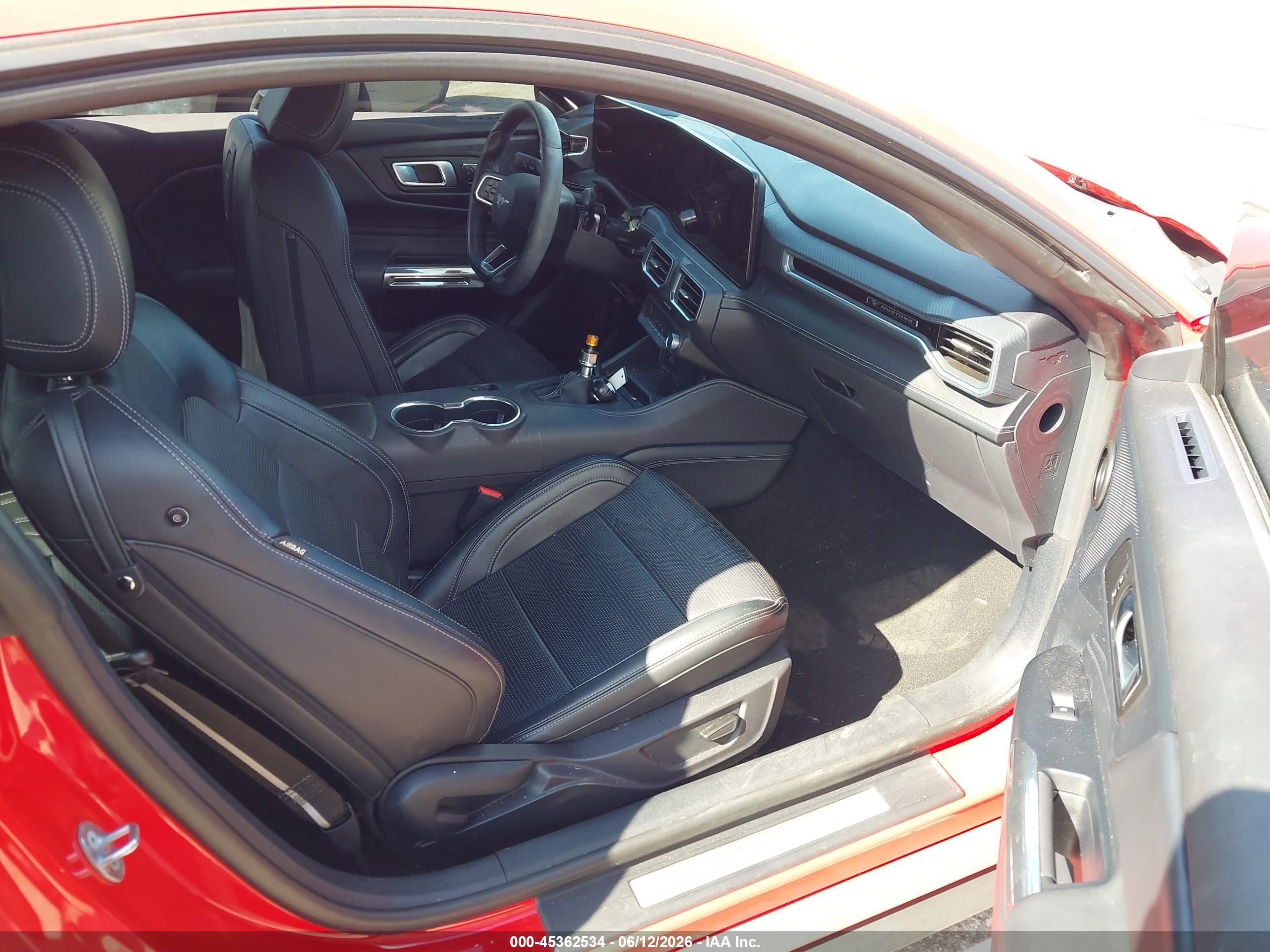 FORD MUSTANG image 5