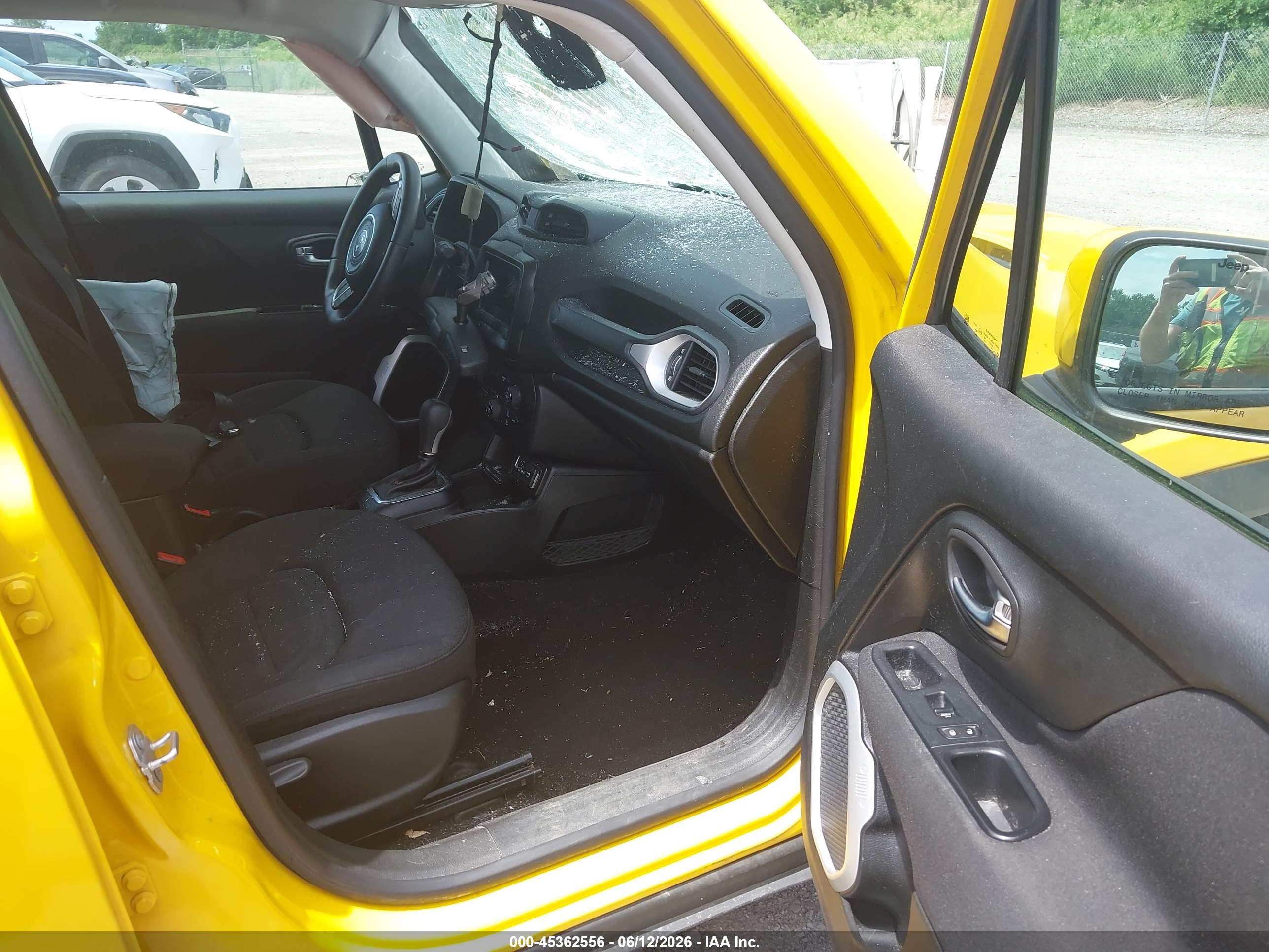JEEP RENEGADE image 5