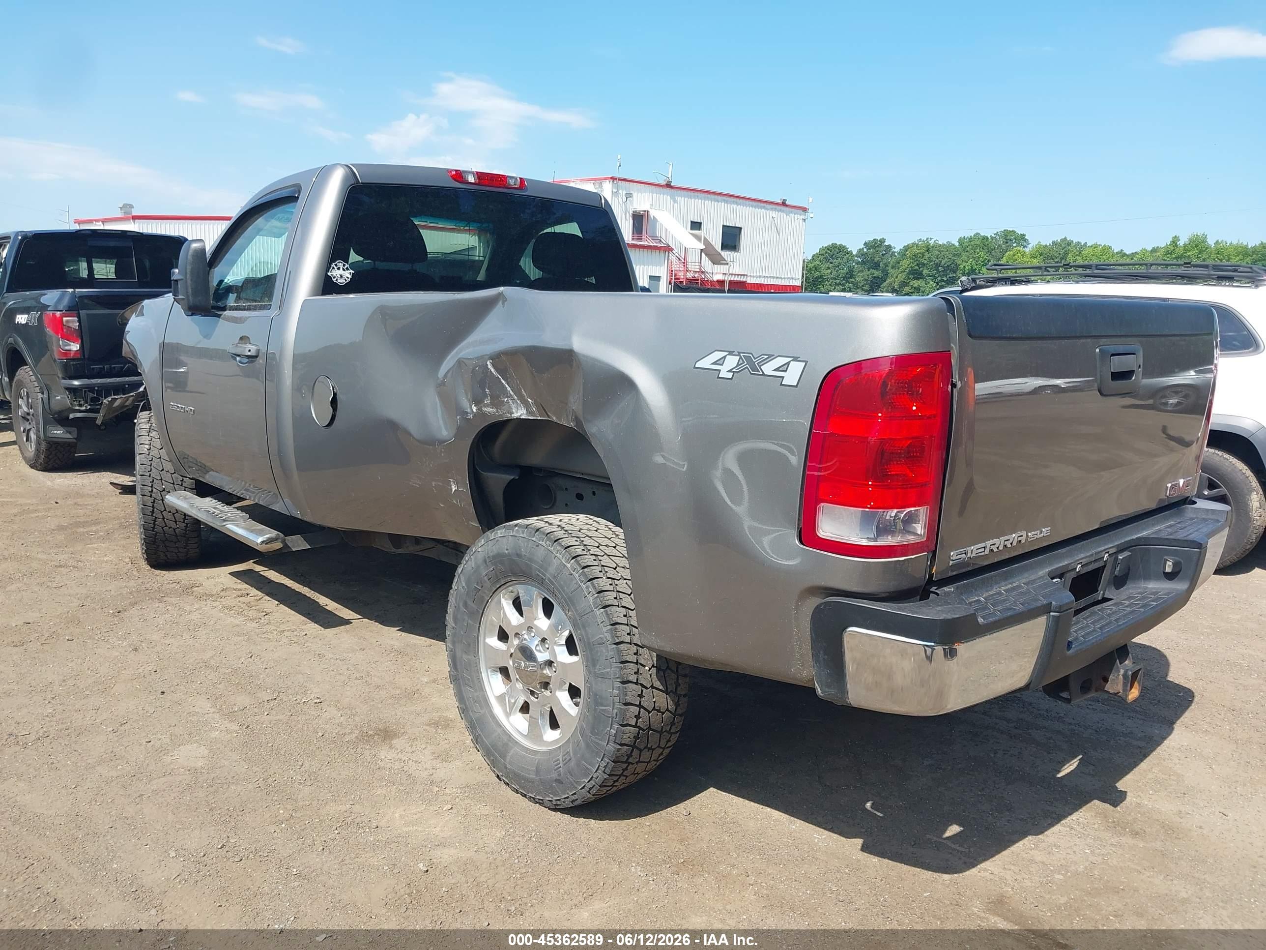 GMC SIERRA image 3