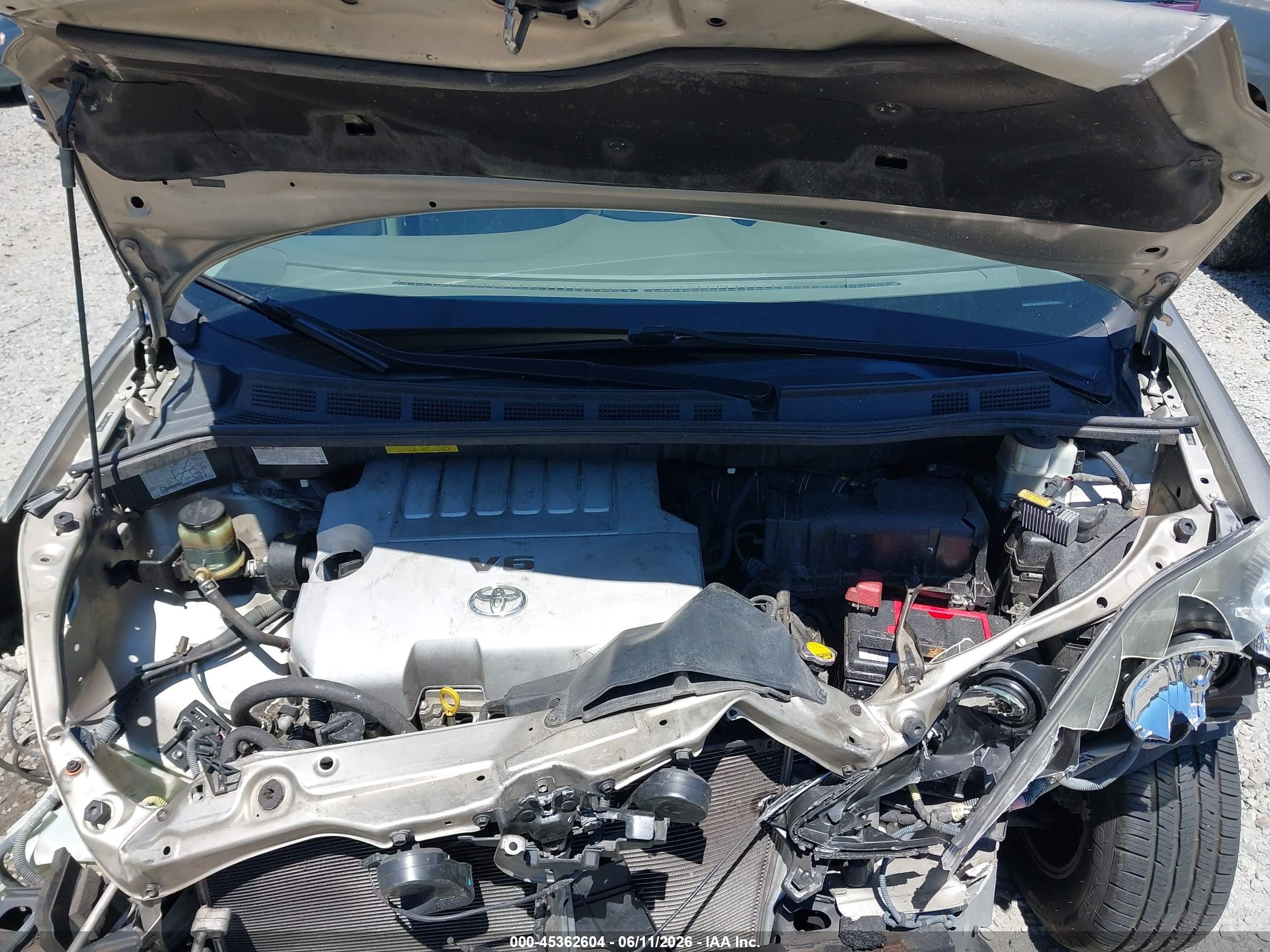 TOYOTA SIENNA image 10