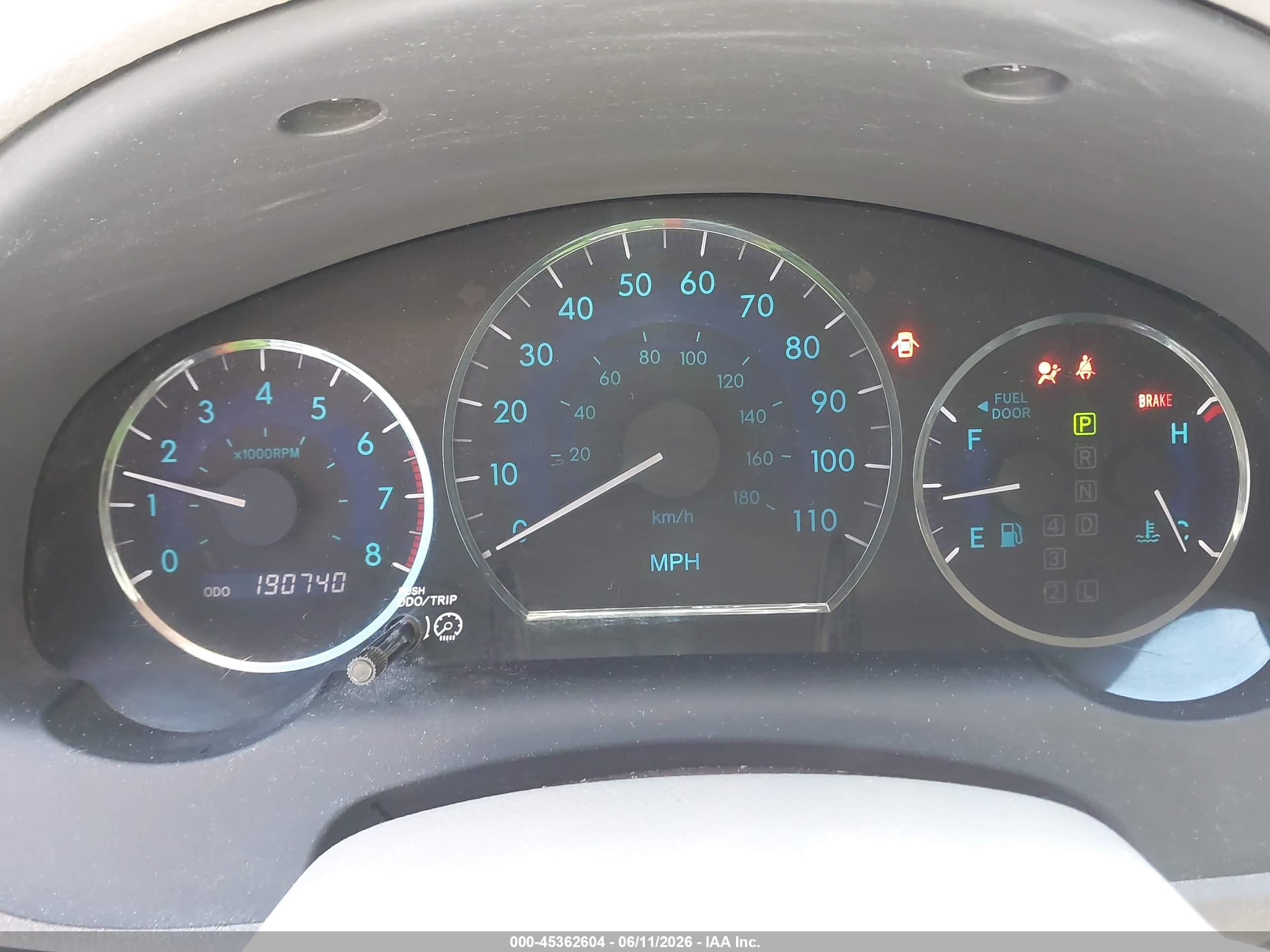 TOYOTA SIENNA image 7