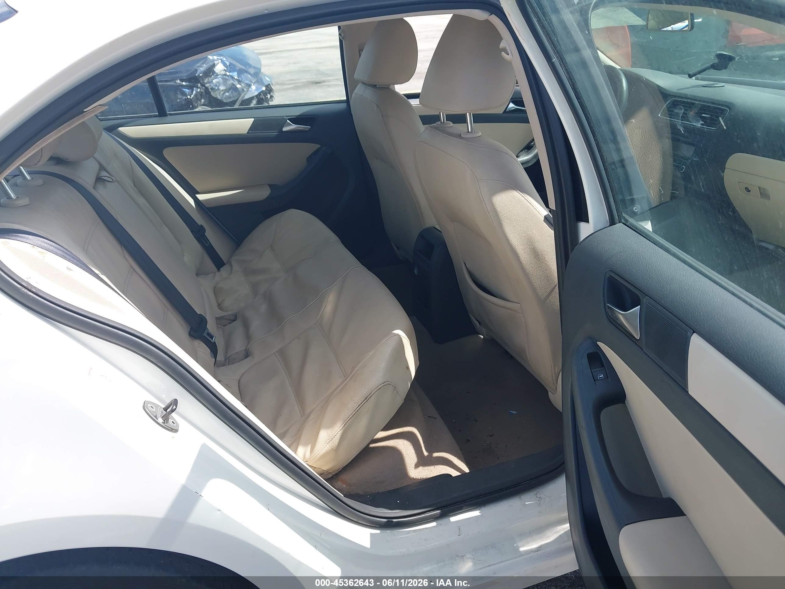 VOLKSWAGEN JETTA image 8