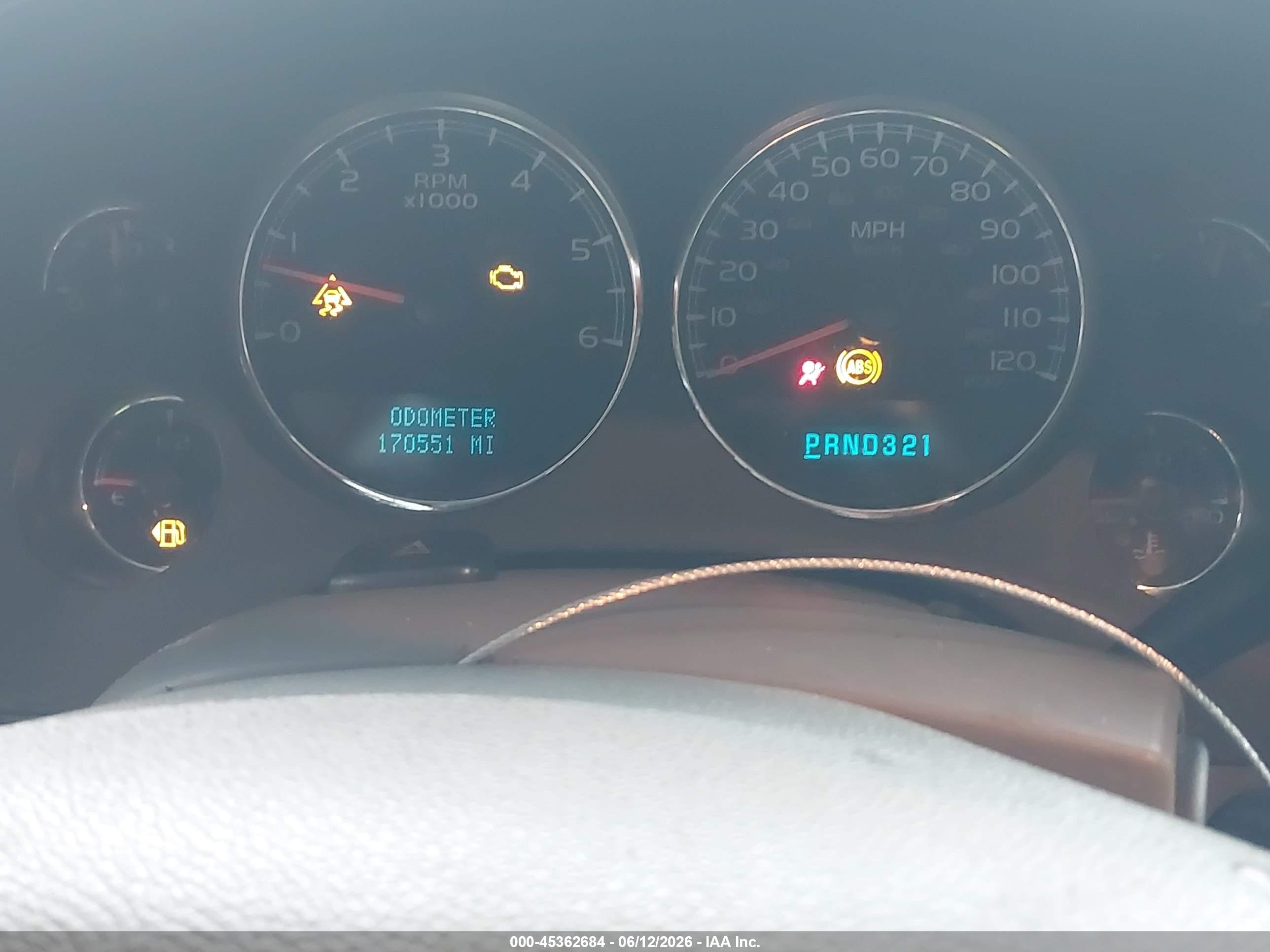 CHEVROLET TAHOE image 7