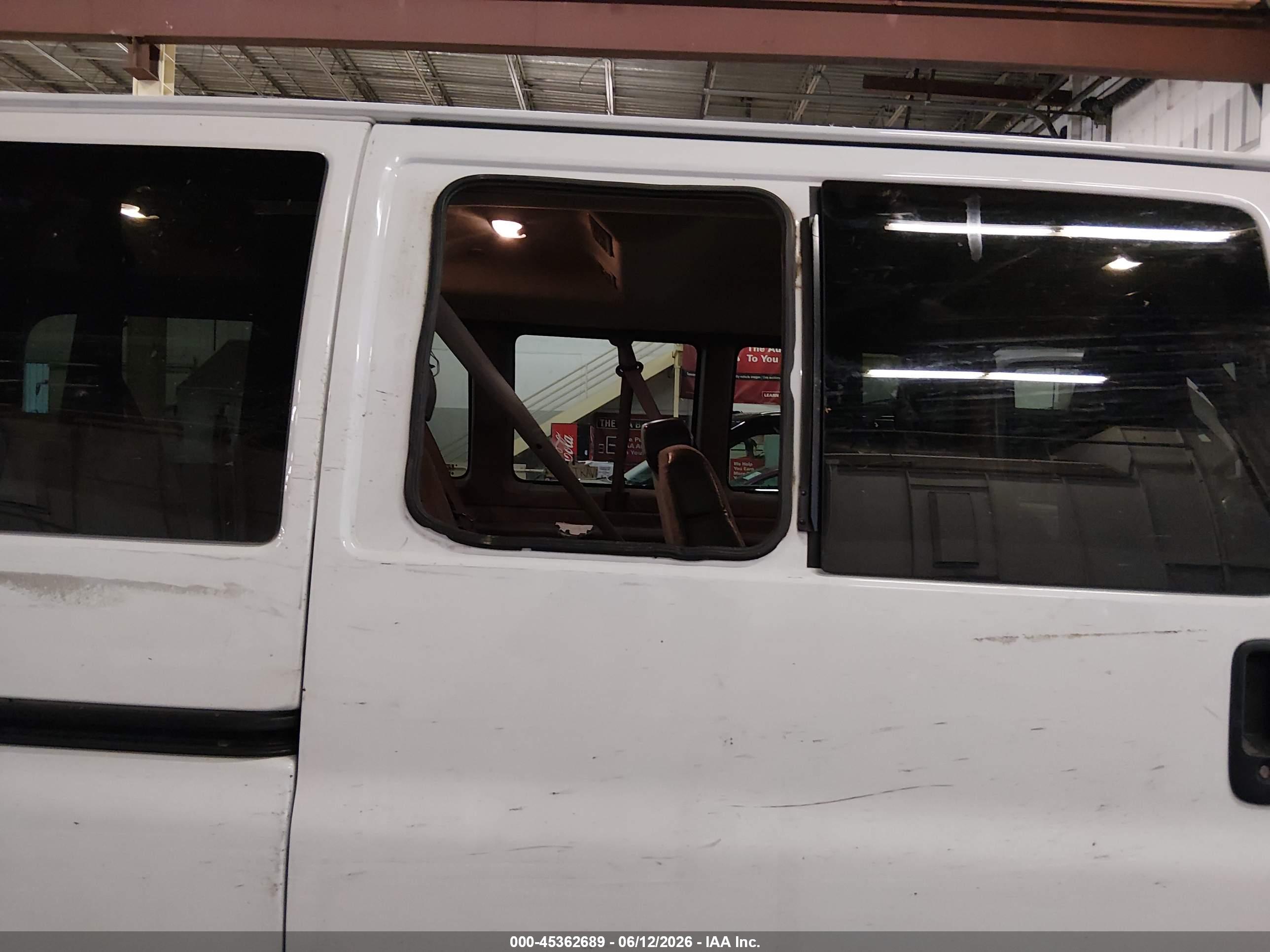 CHEVROLET EXPRESS image 6