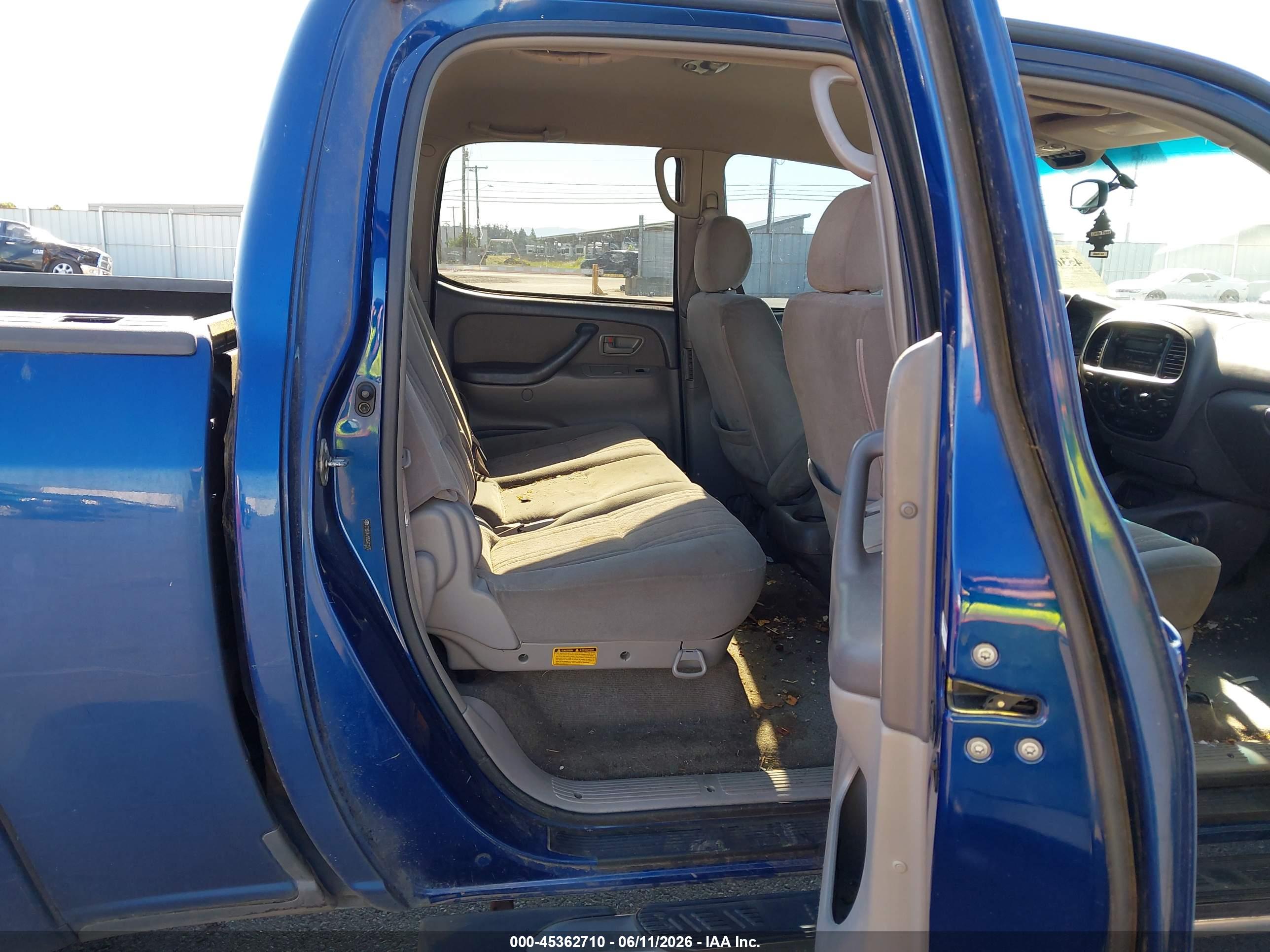 TOYOTA TUNDRA image 8