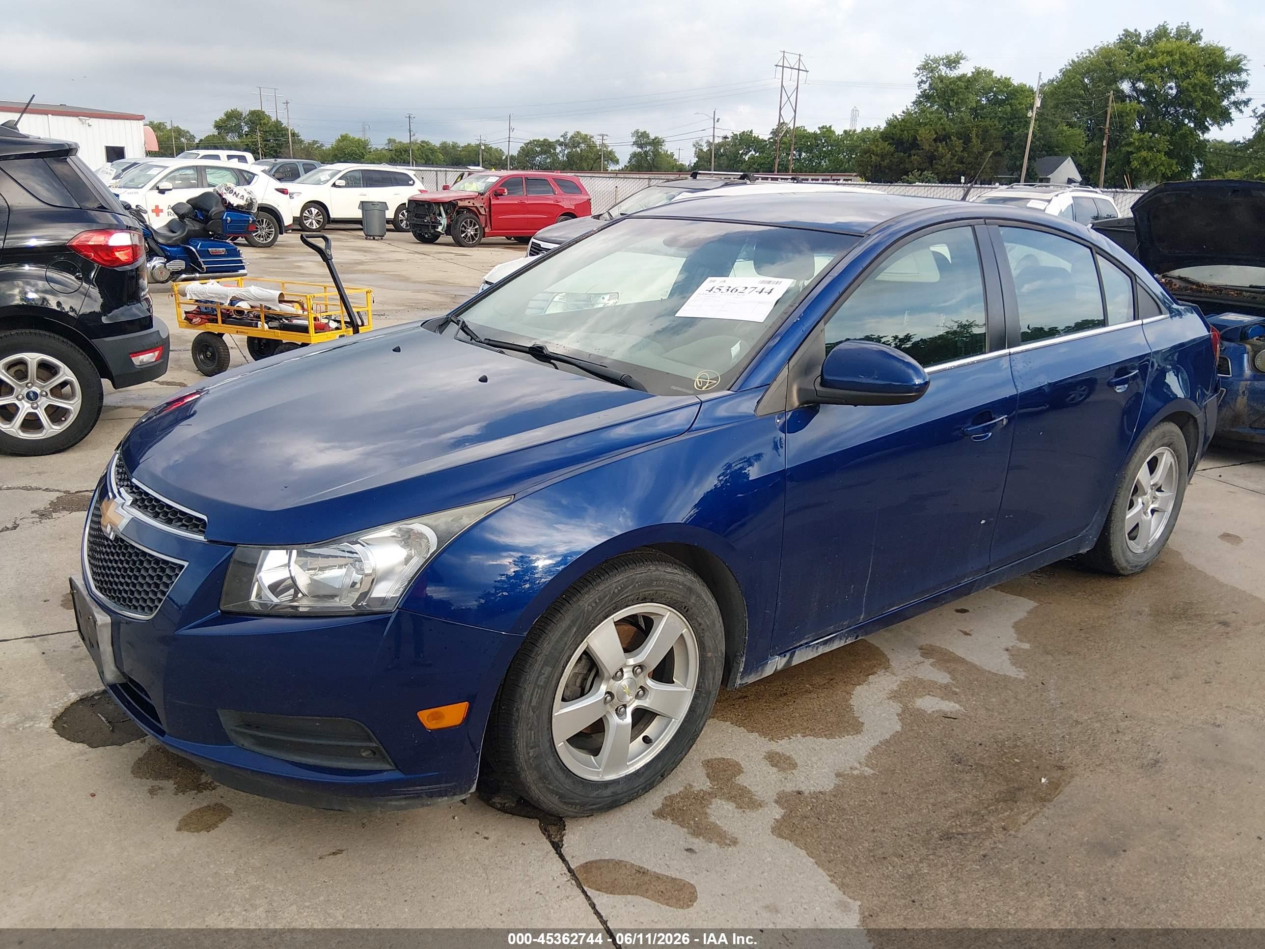 CHEVROLET CRUZE image 2