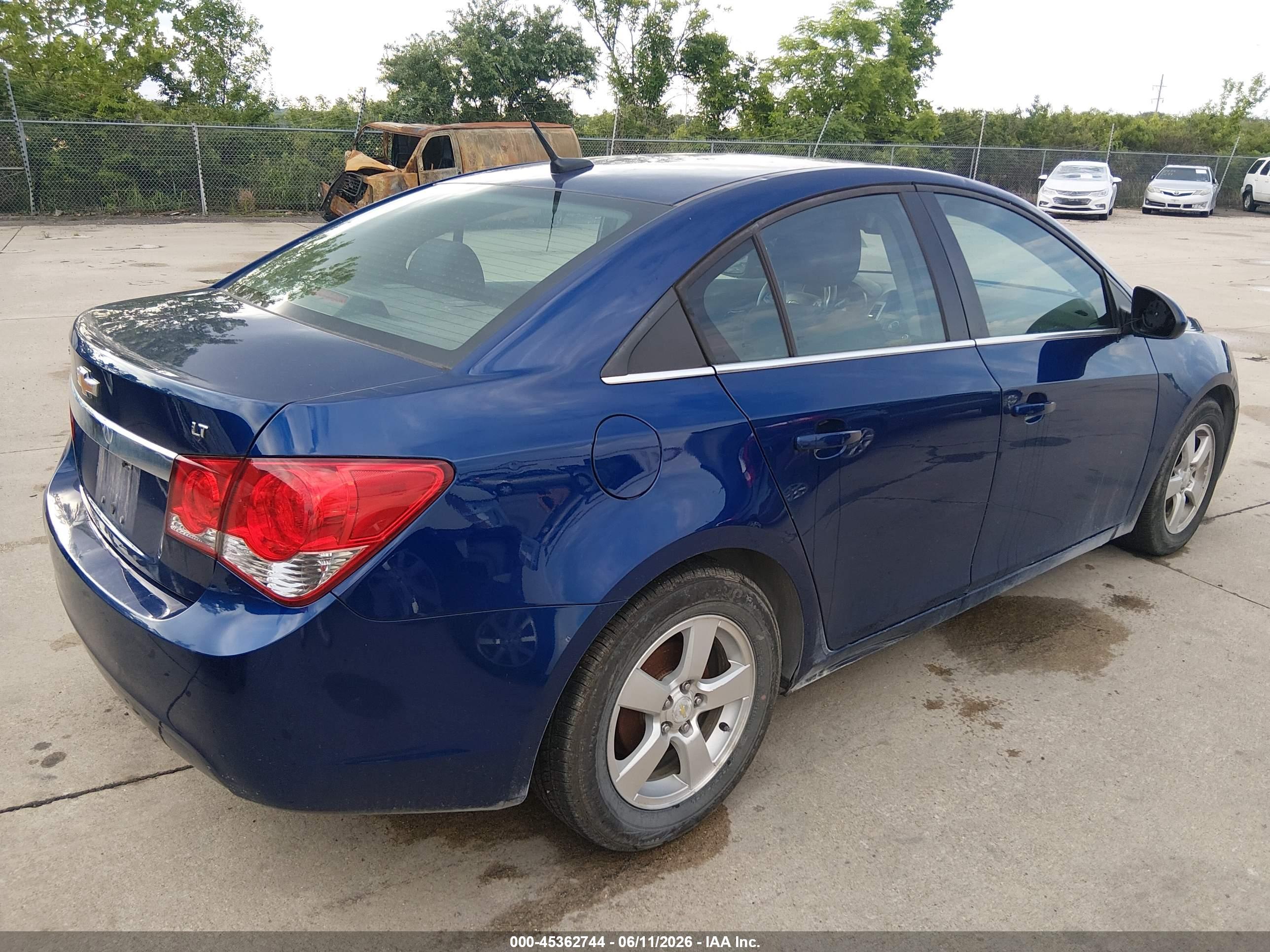 CHEVROLET CRUZE image 4
