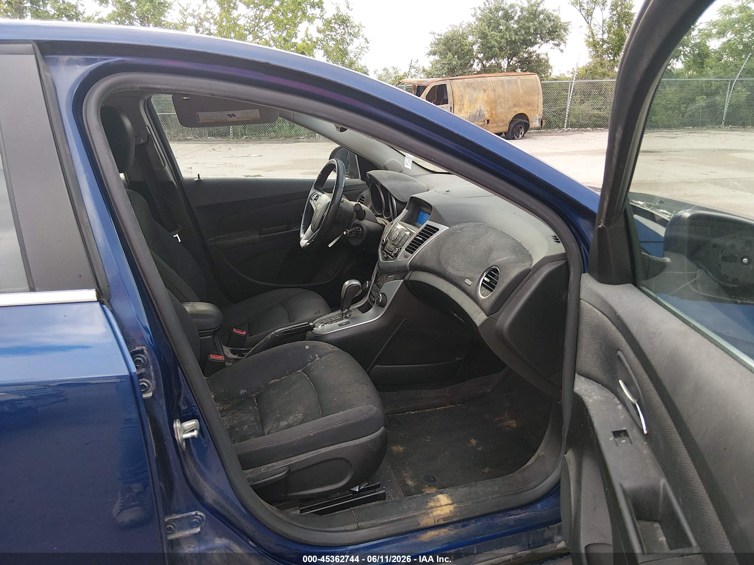 CHEVROLET CRUZE image 5