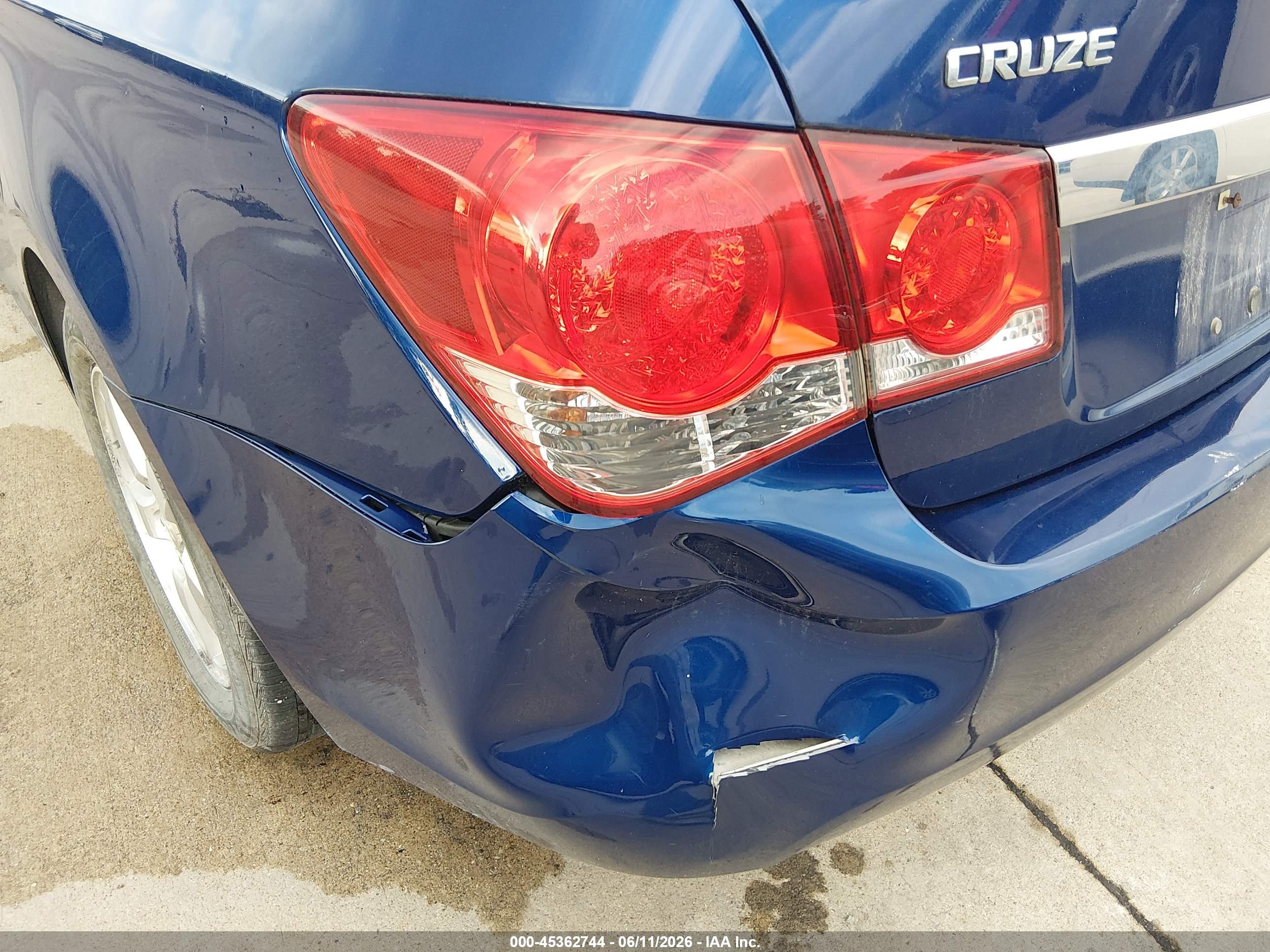 CHEVROLET CRUZE image 6