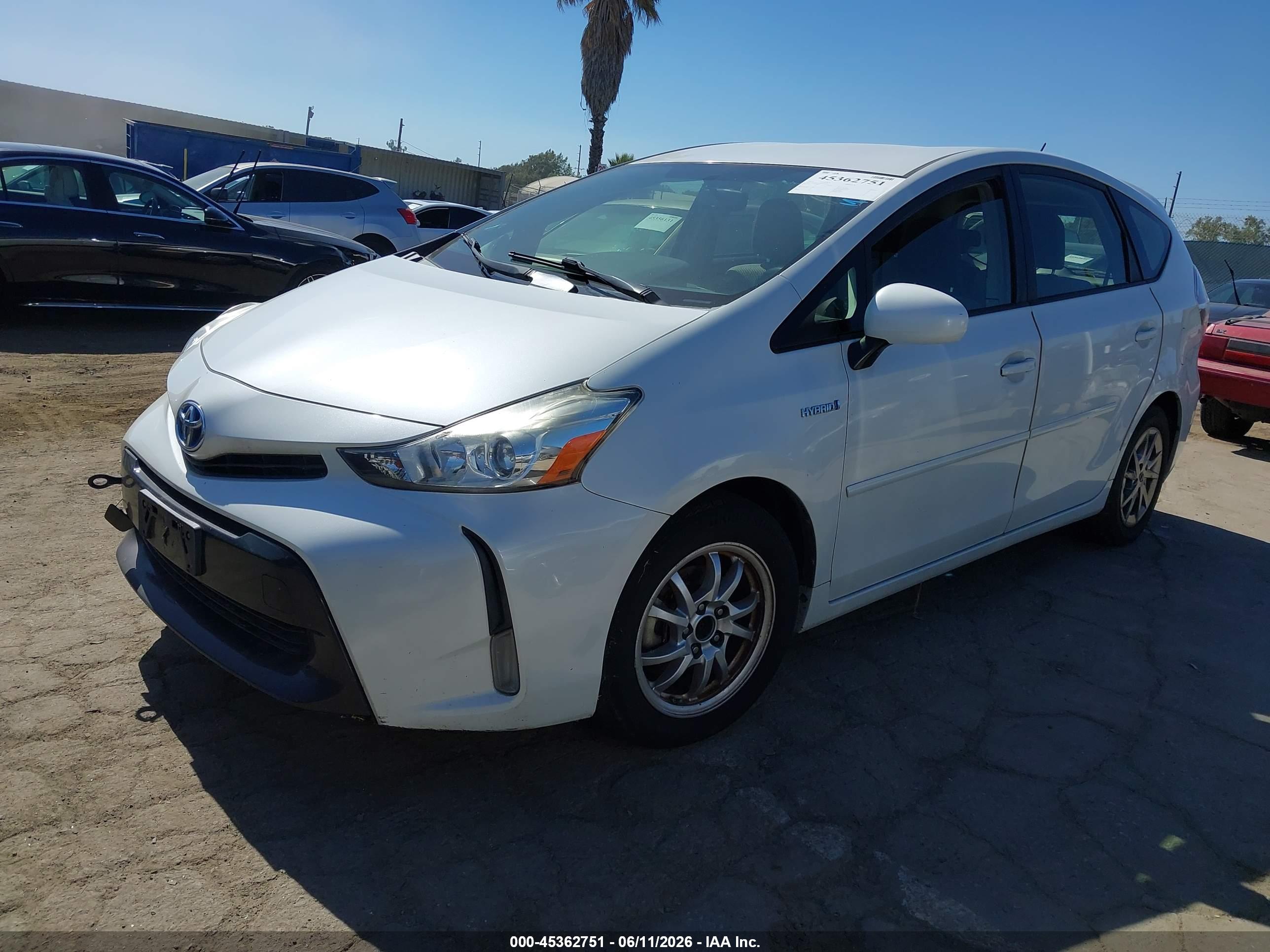 TOYOTA PRIUS image 2