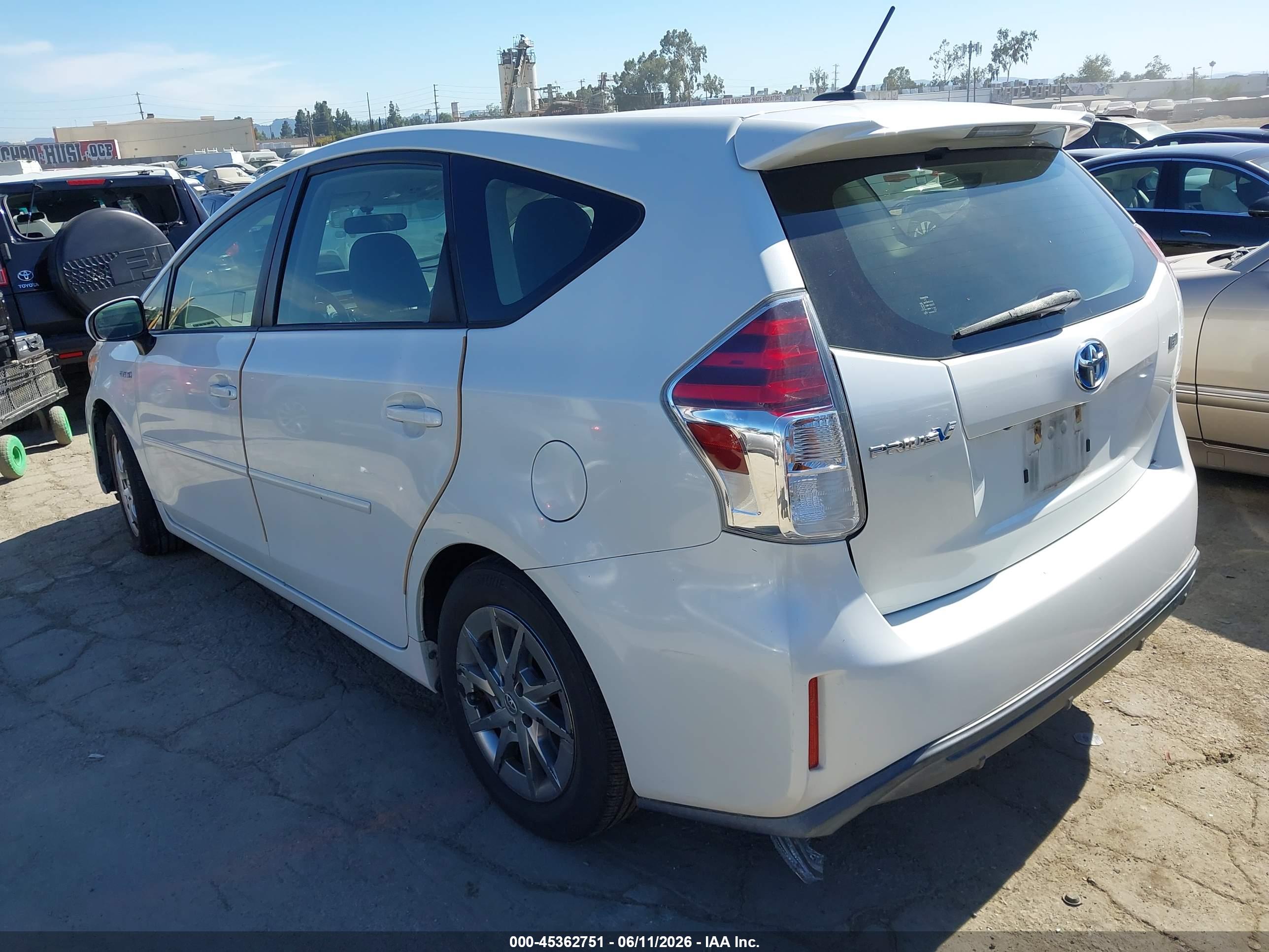 TOYOTA PRIUS image 3