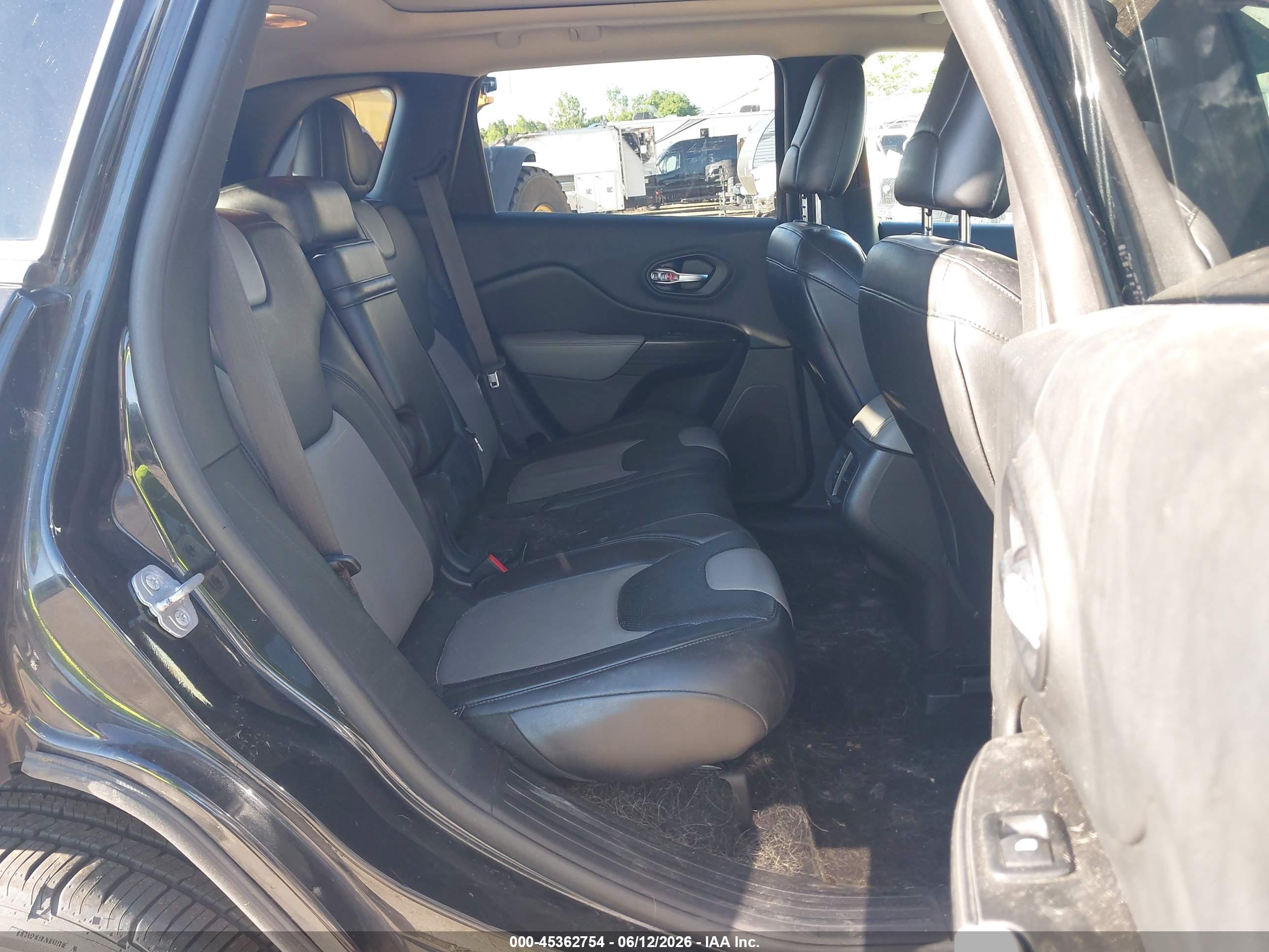 JEEP CHEROKEE image 8