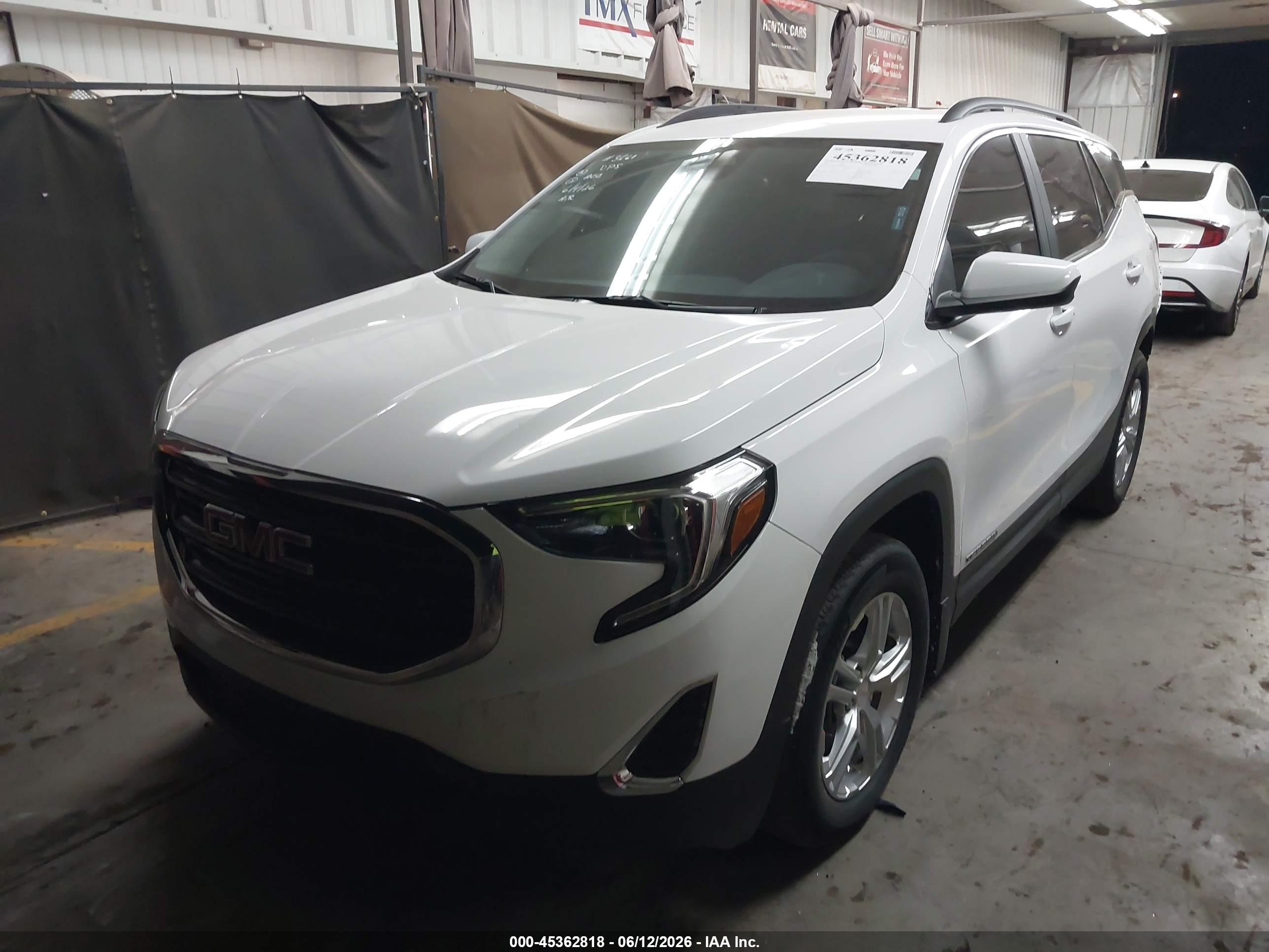 GMC TERRAIN image 2