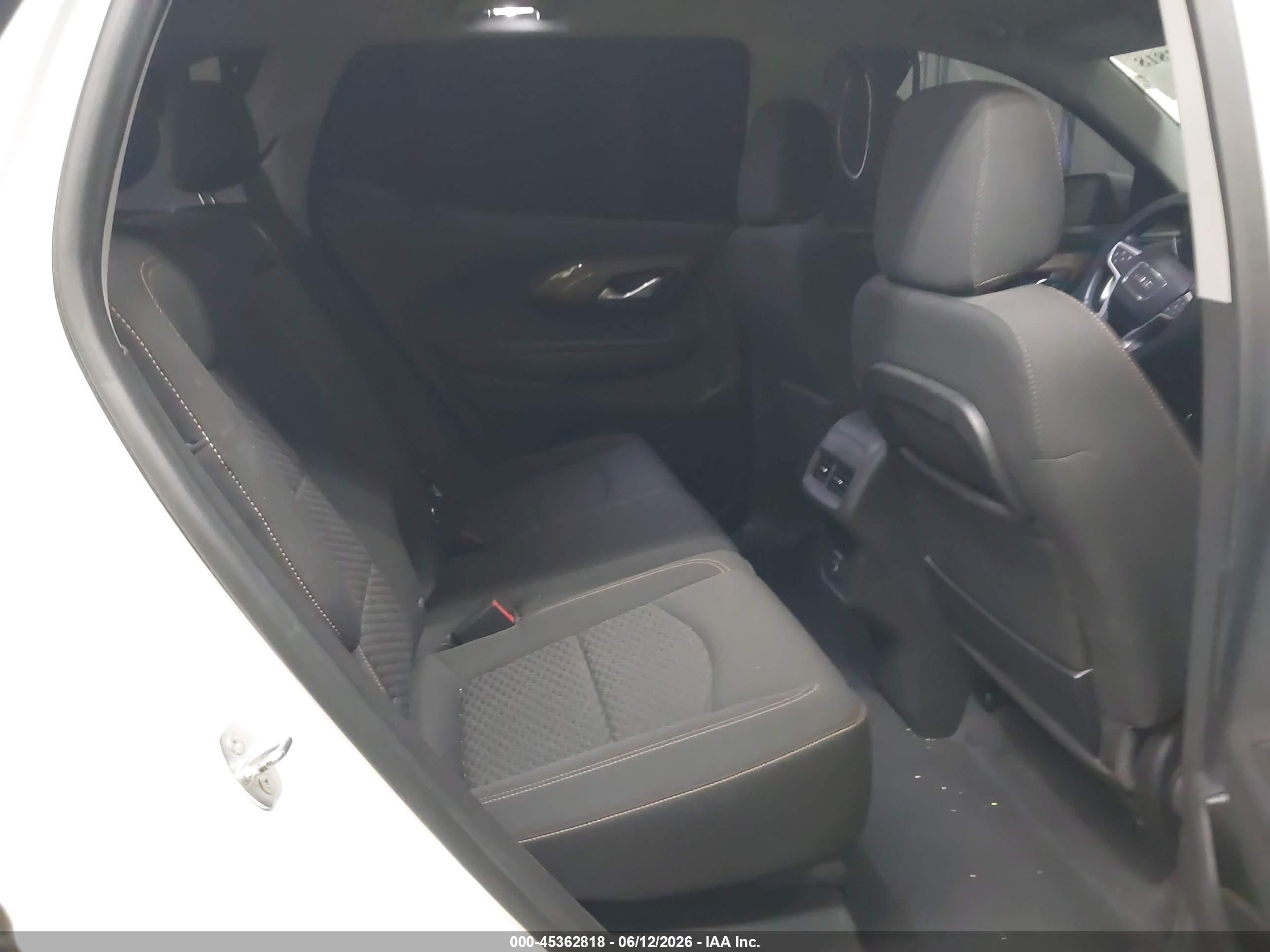 GMC TERRAIN image 8