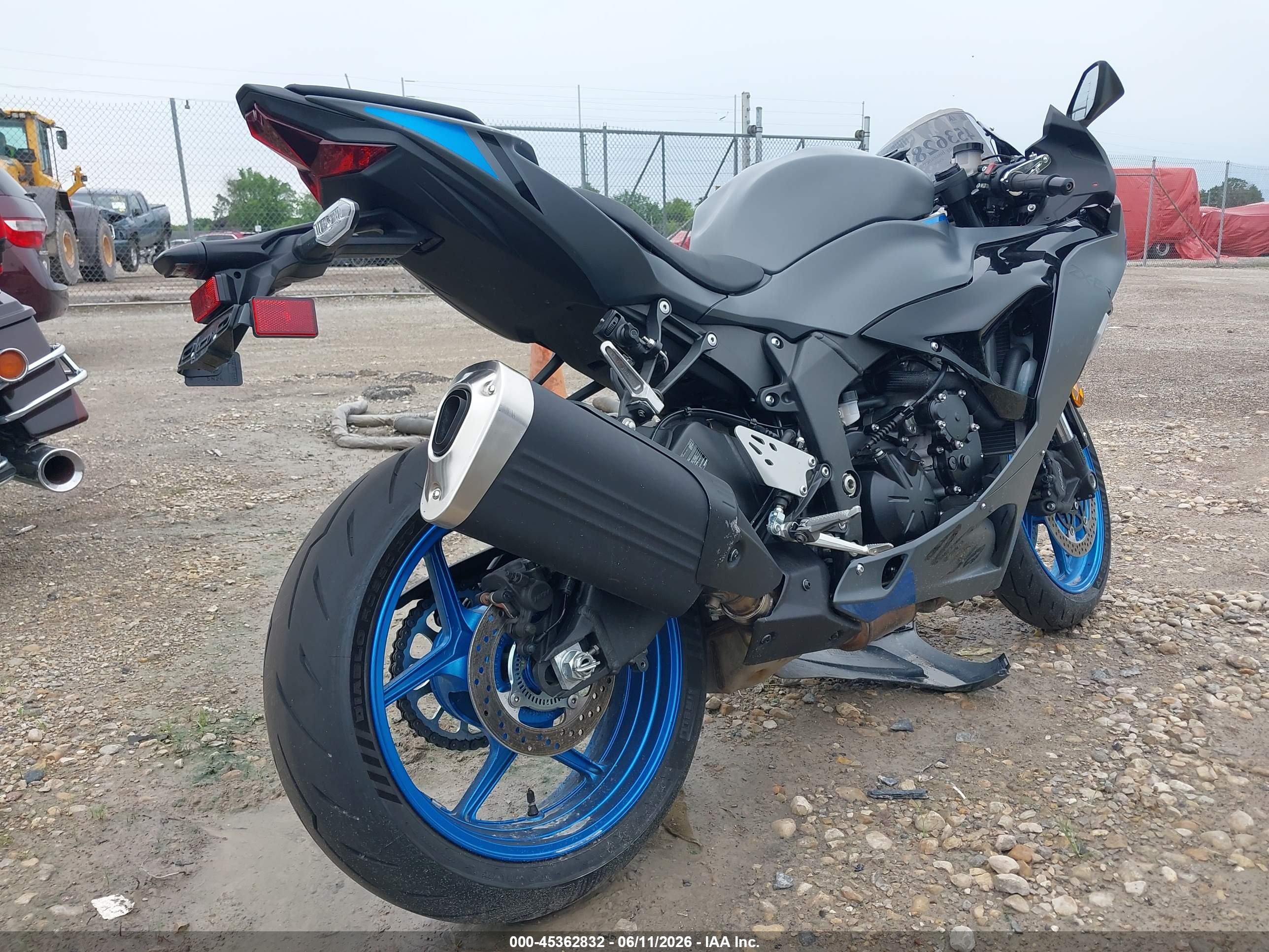 KAWASAKI ZX636 image 4