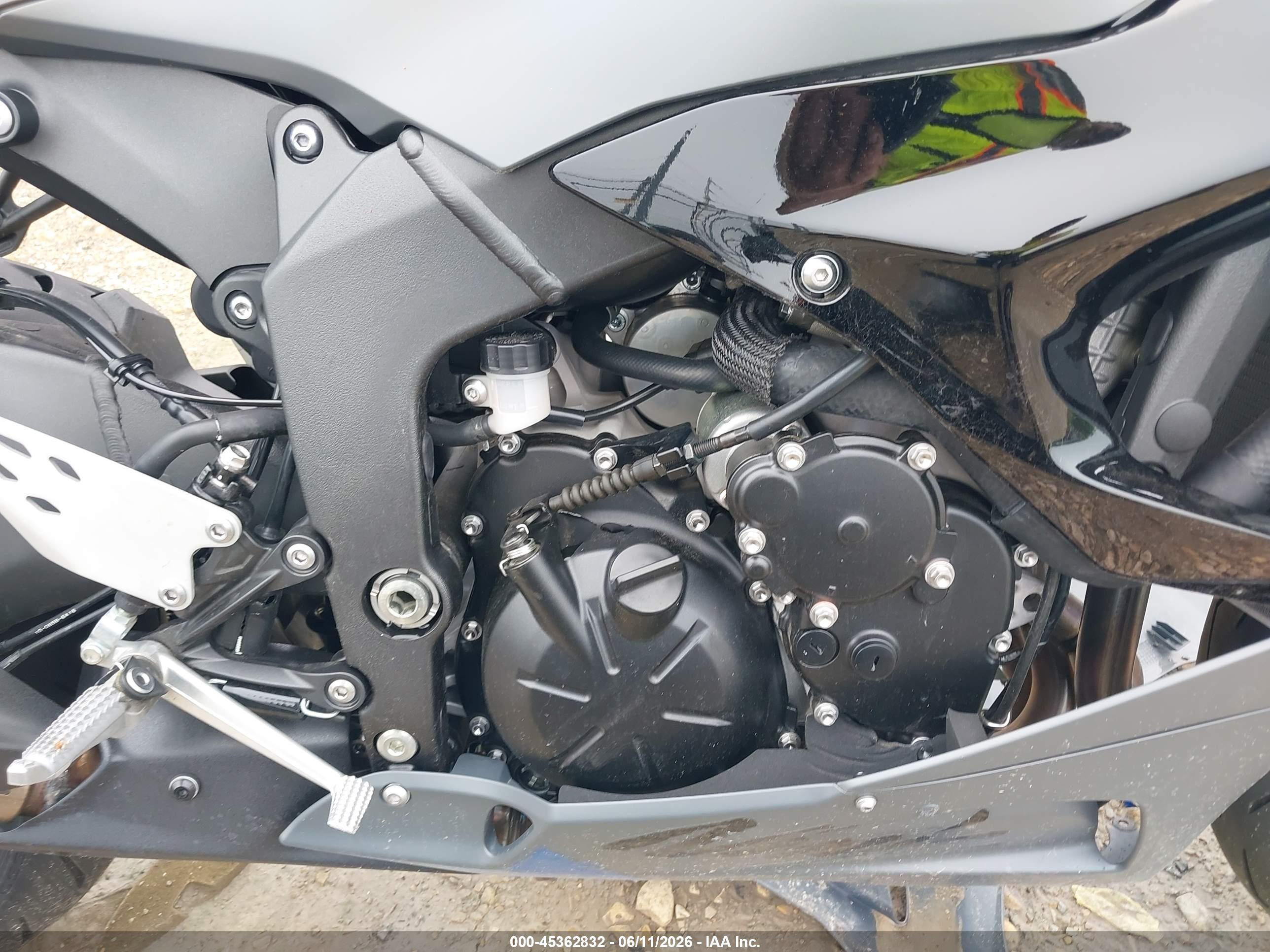 KAWASAKI ZX636 image 8