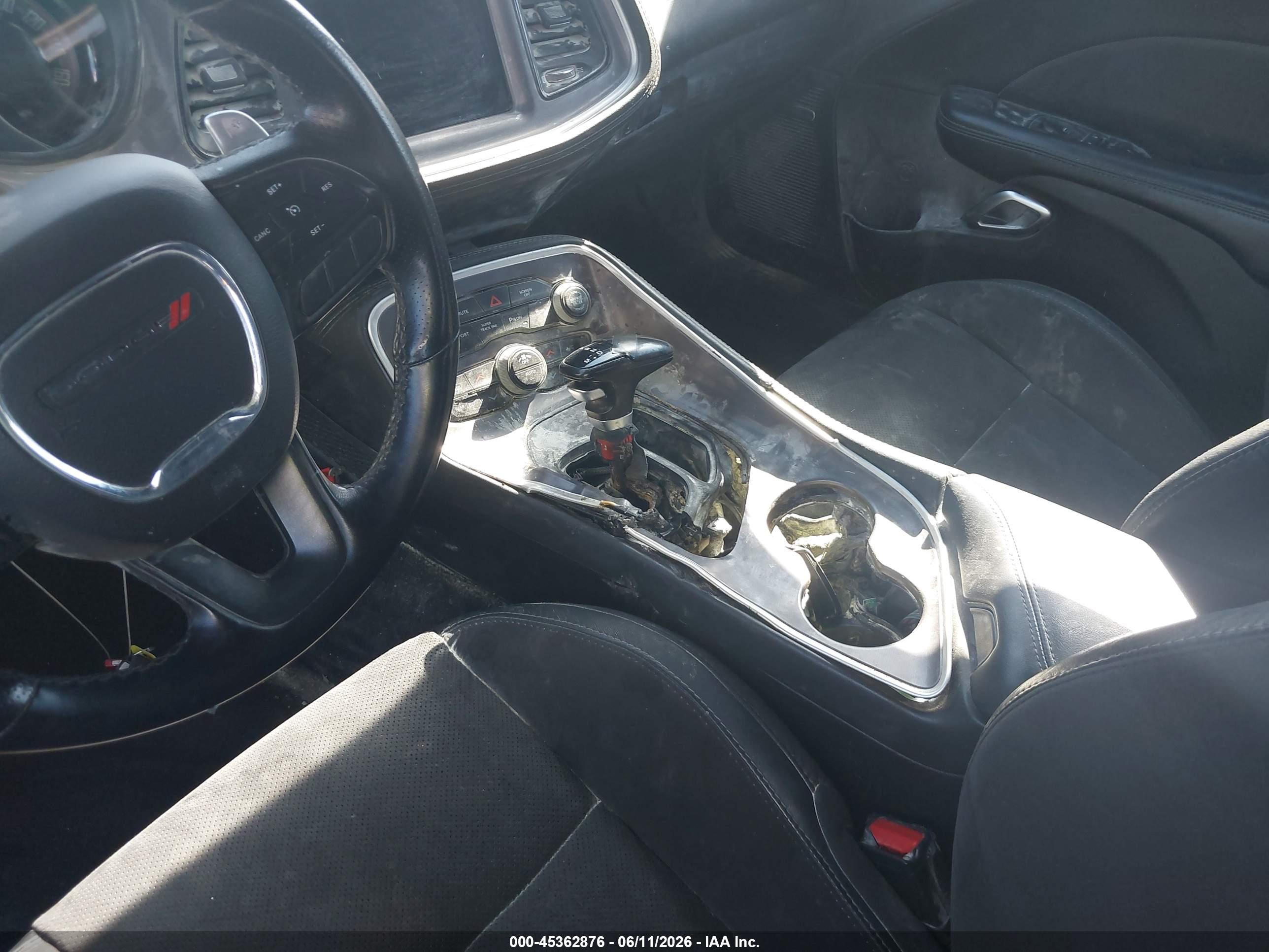 DODGE CHALLENGER image 6