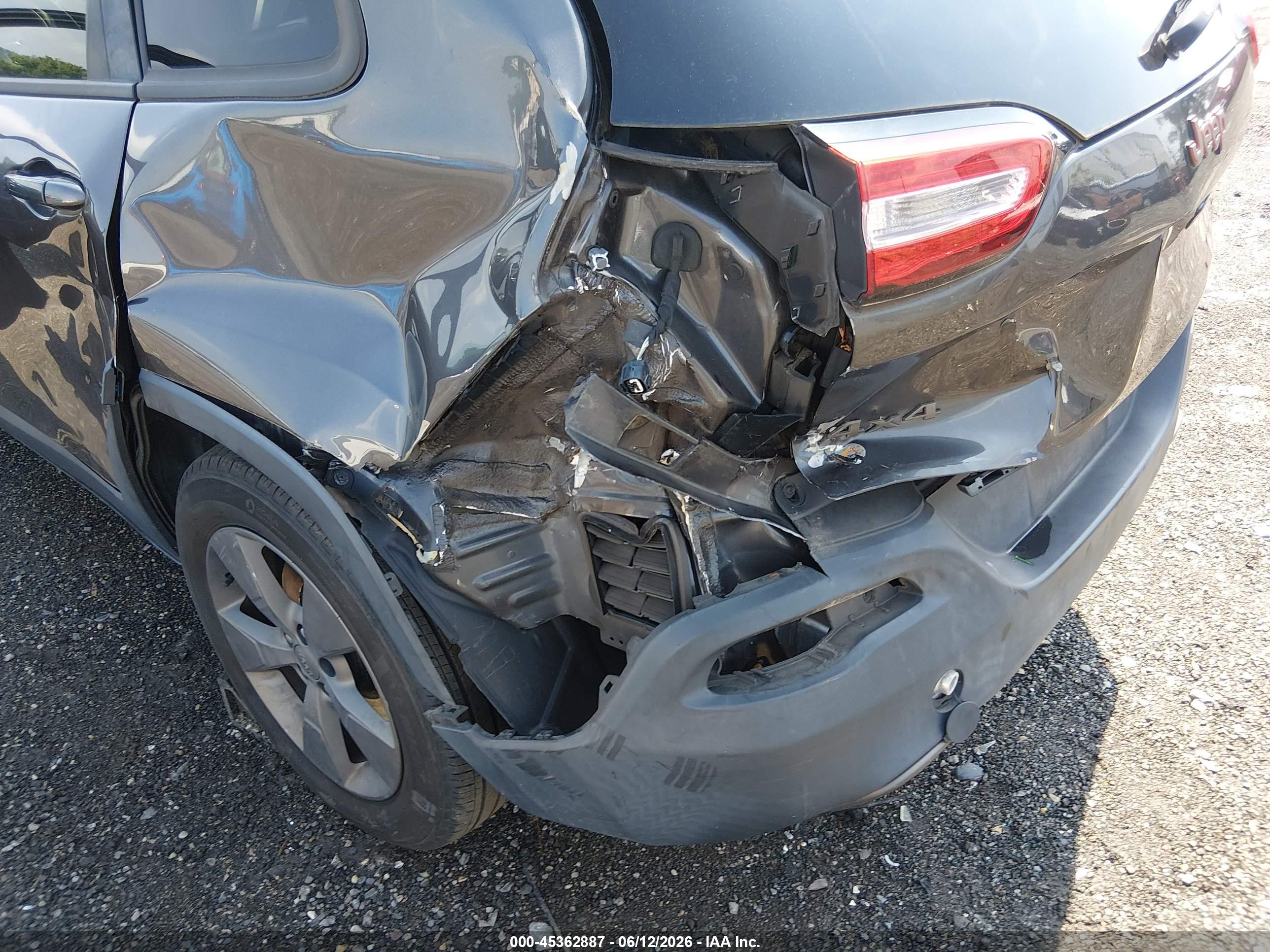 JEEP CHEROKEE image 6