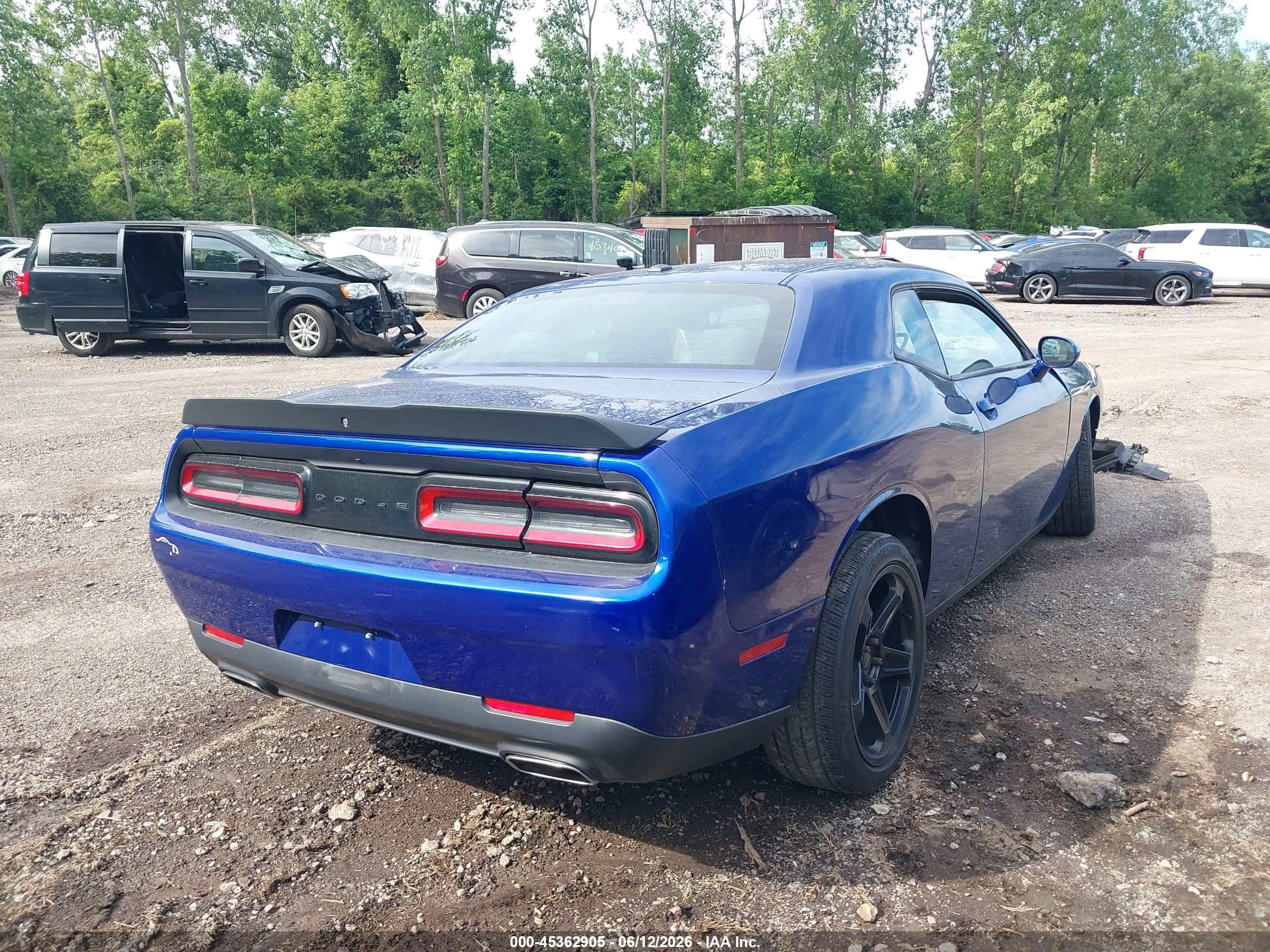 DODGE CHALLENGER image 4