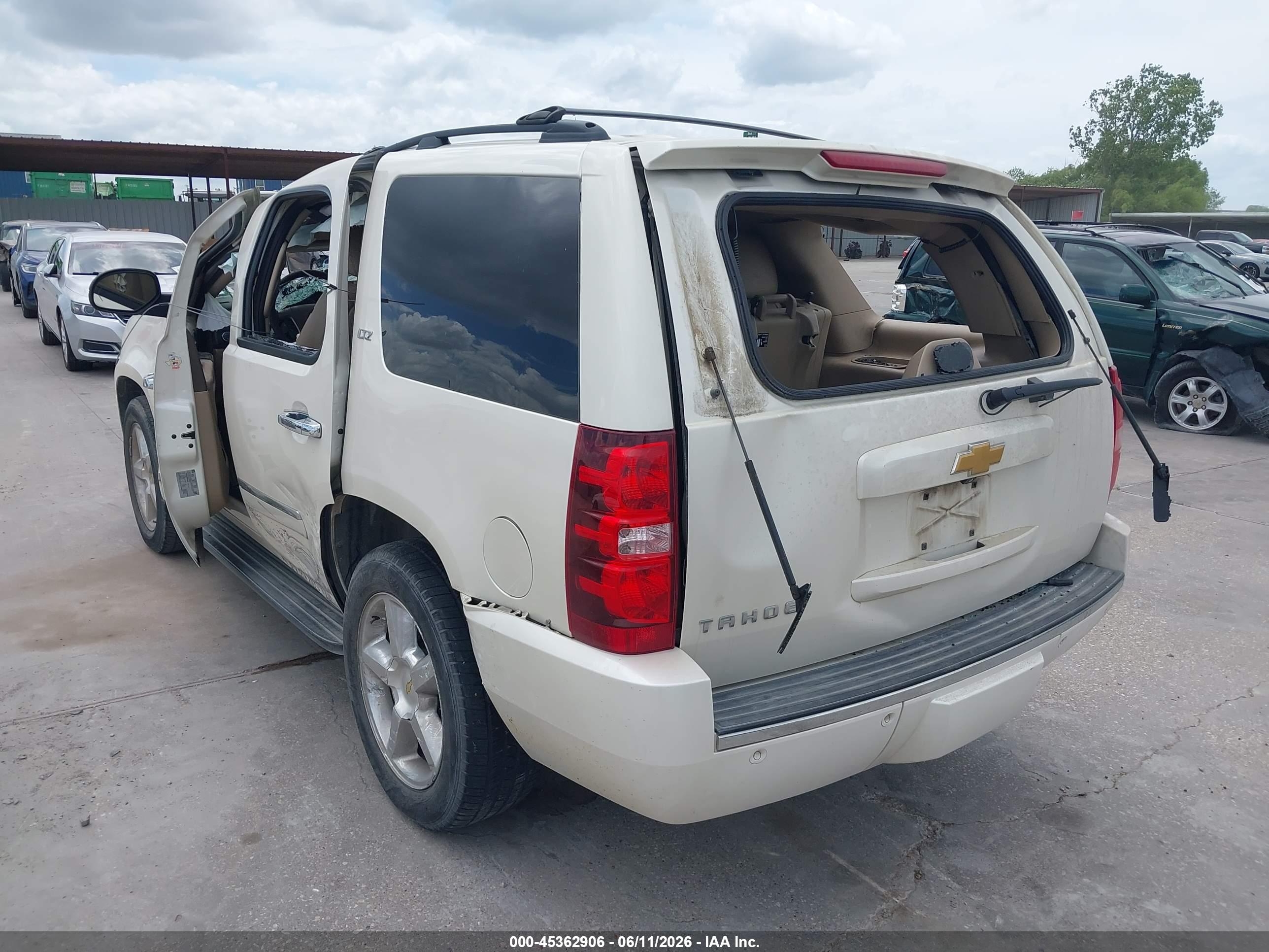 CHEVROLET TAHOE image 3
