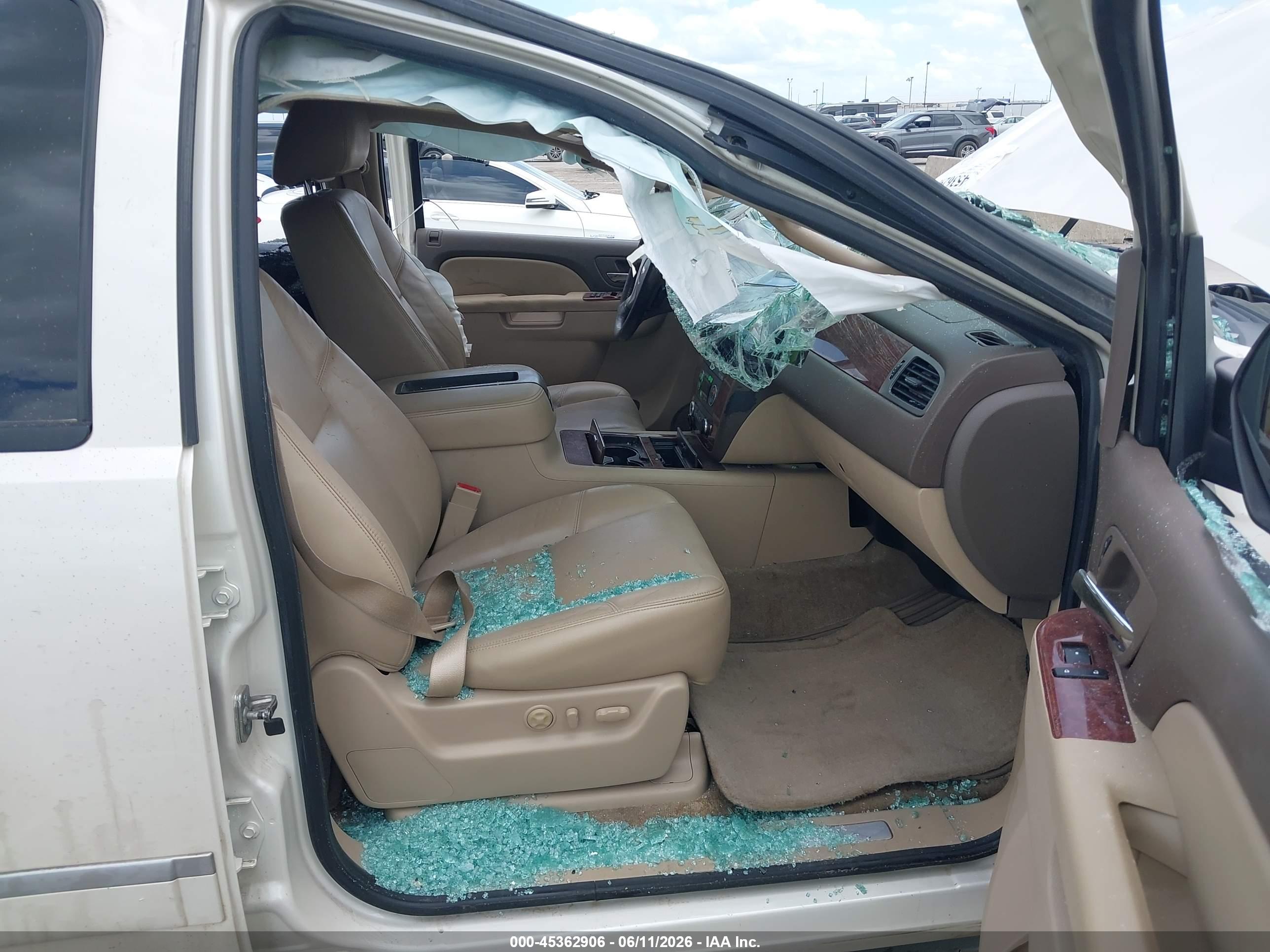 CHEVROLET TAHOE image 5