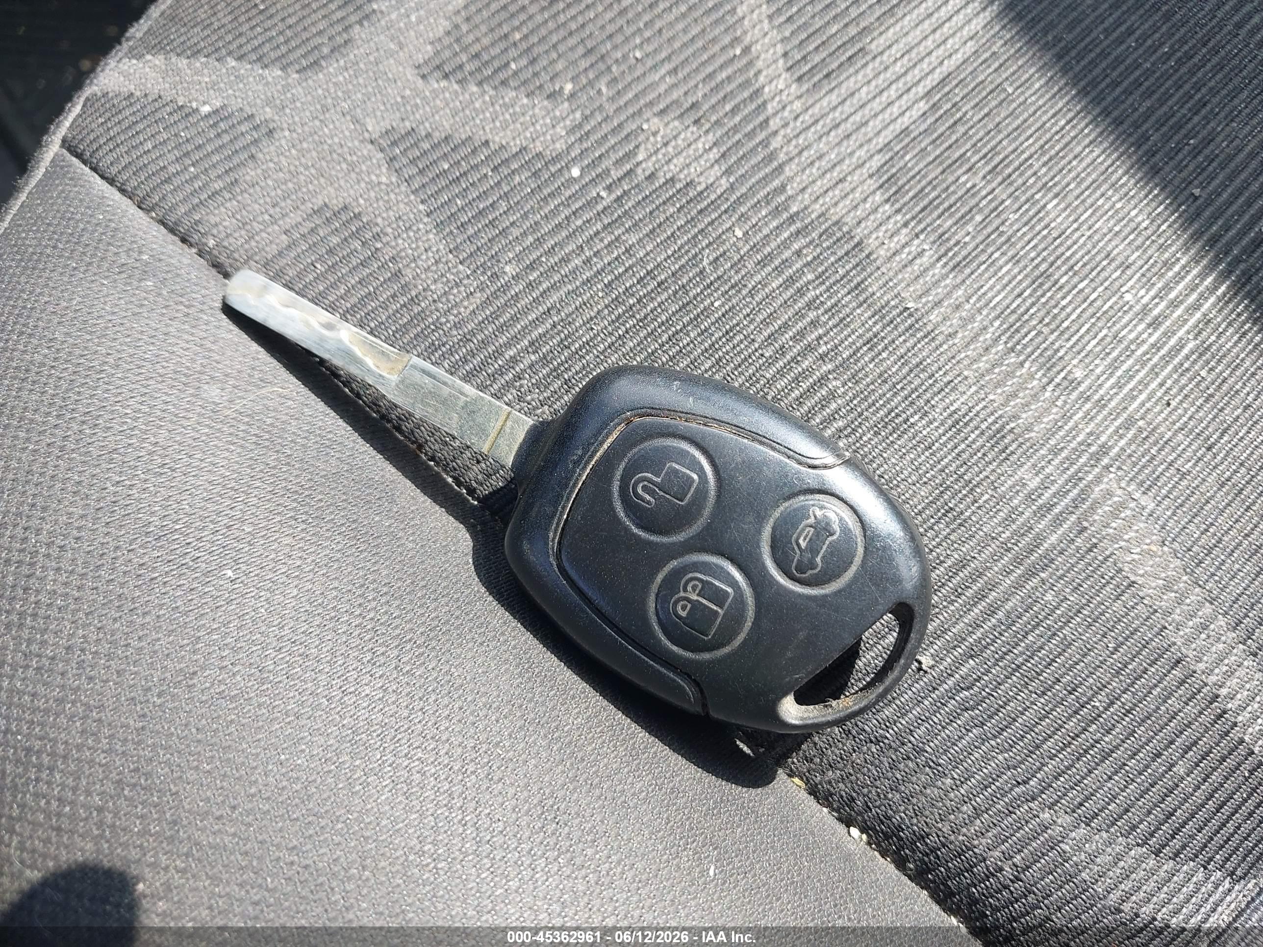 FORD FIESTA image 11