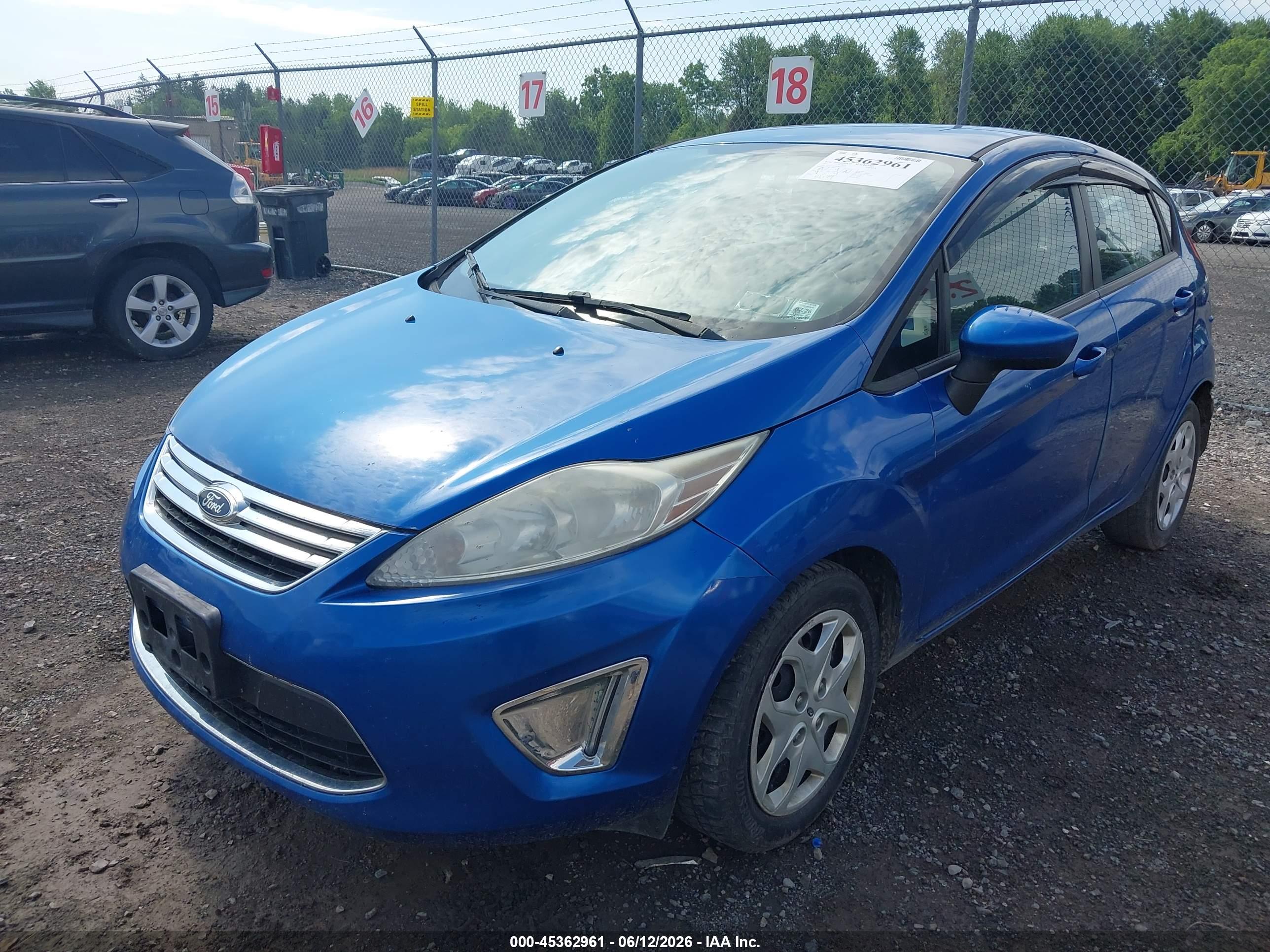 FORD FIESTA image 2