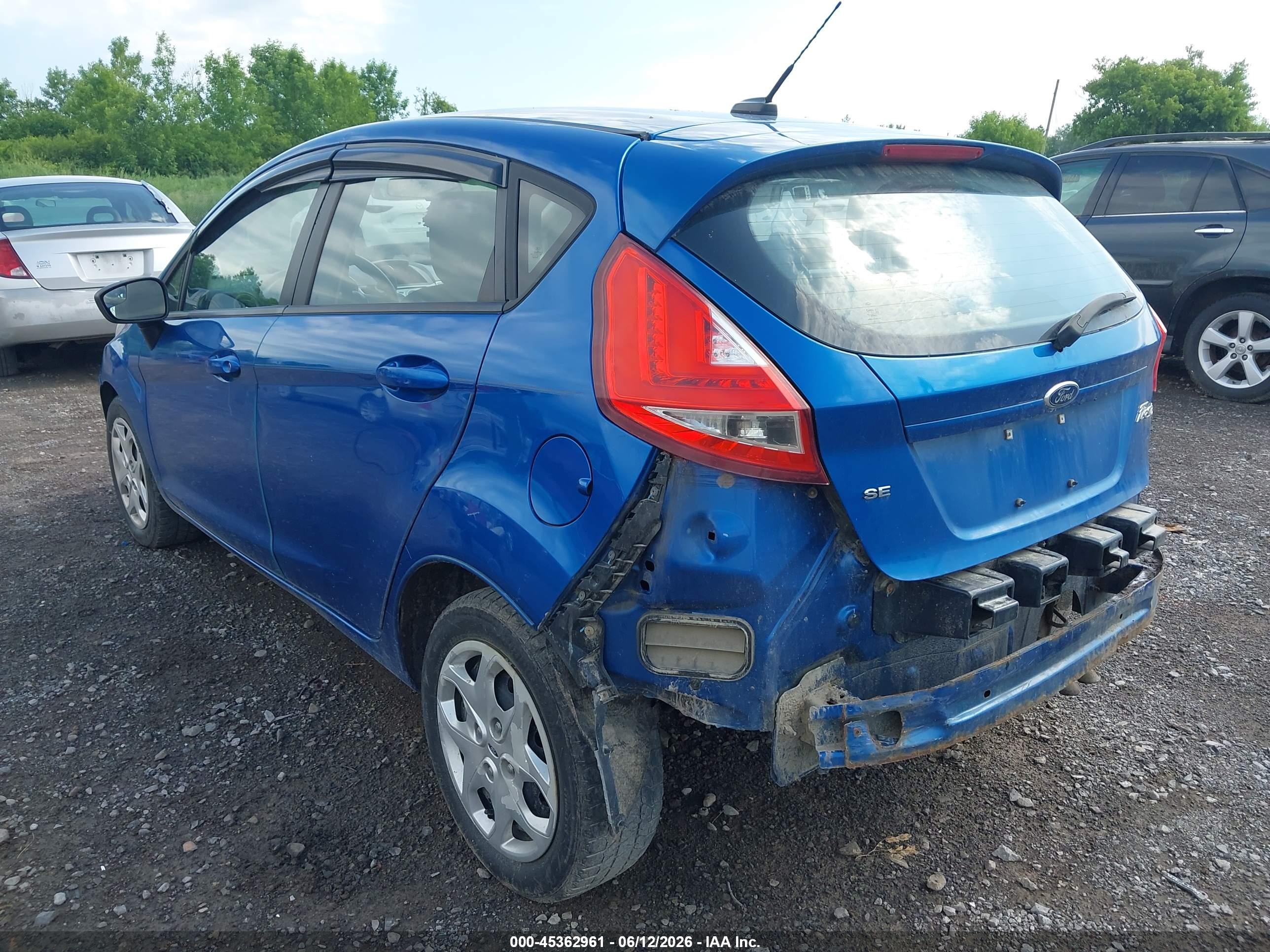 FORD FIESTA image 3