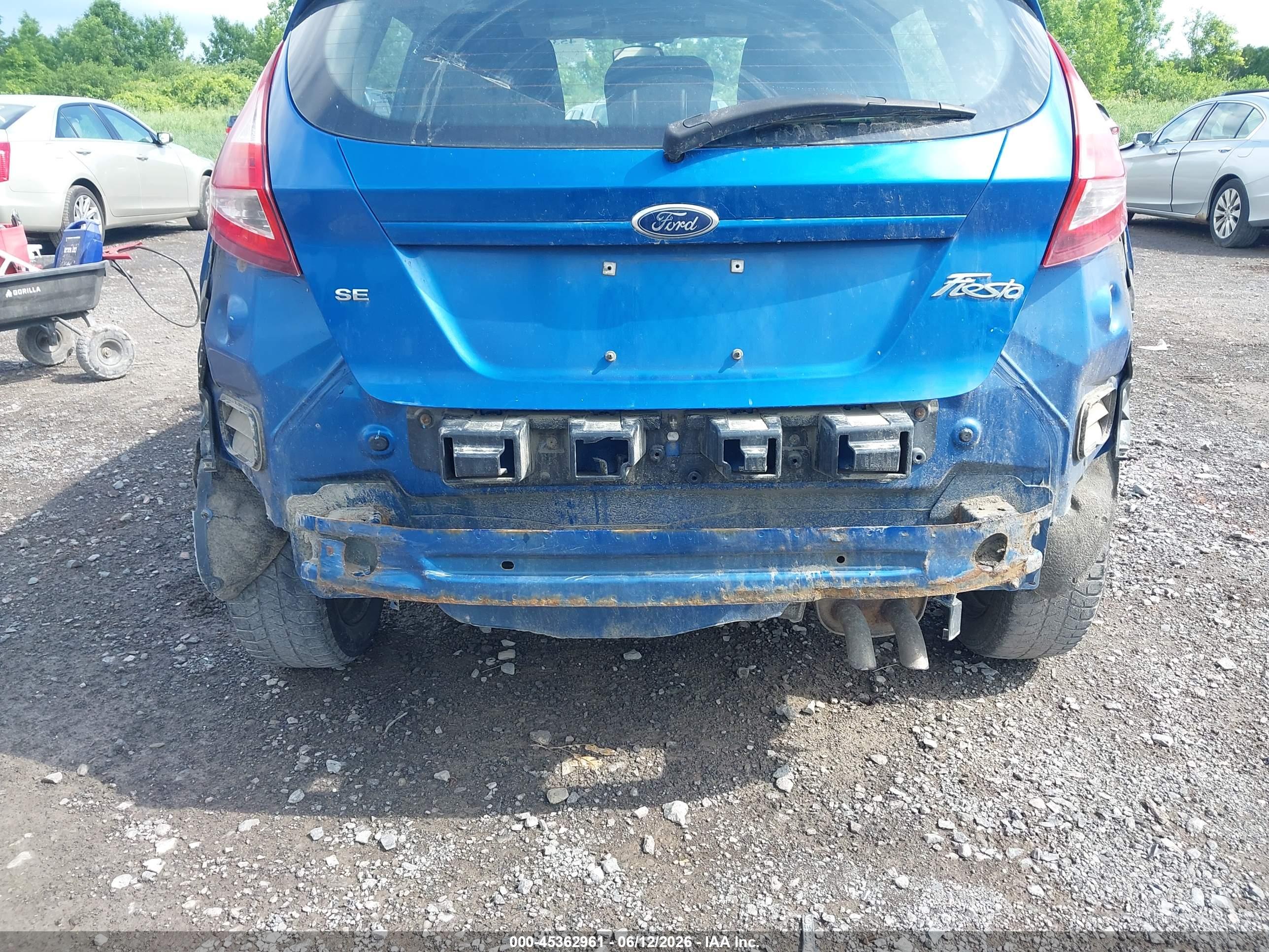 FORD FIESTA image 6