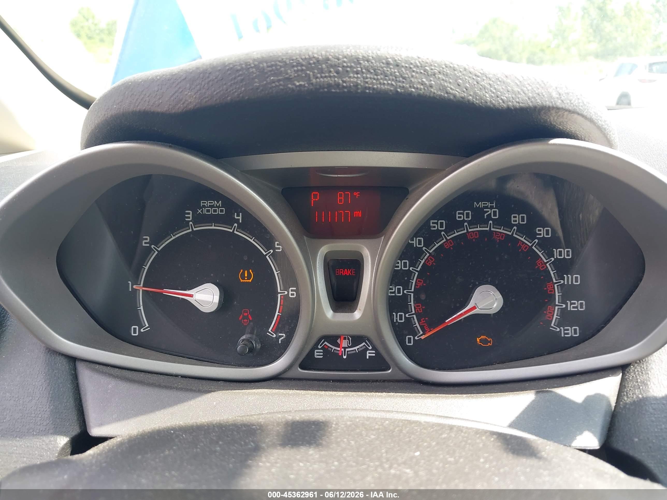 FORD FIESTA image 7