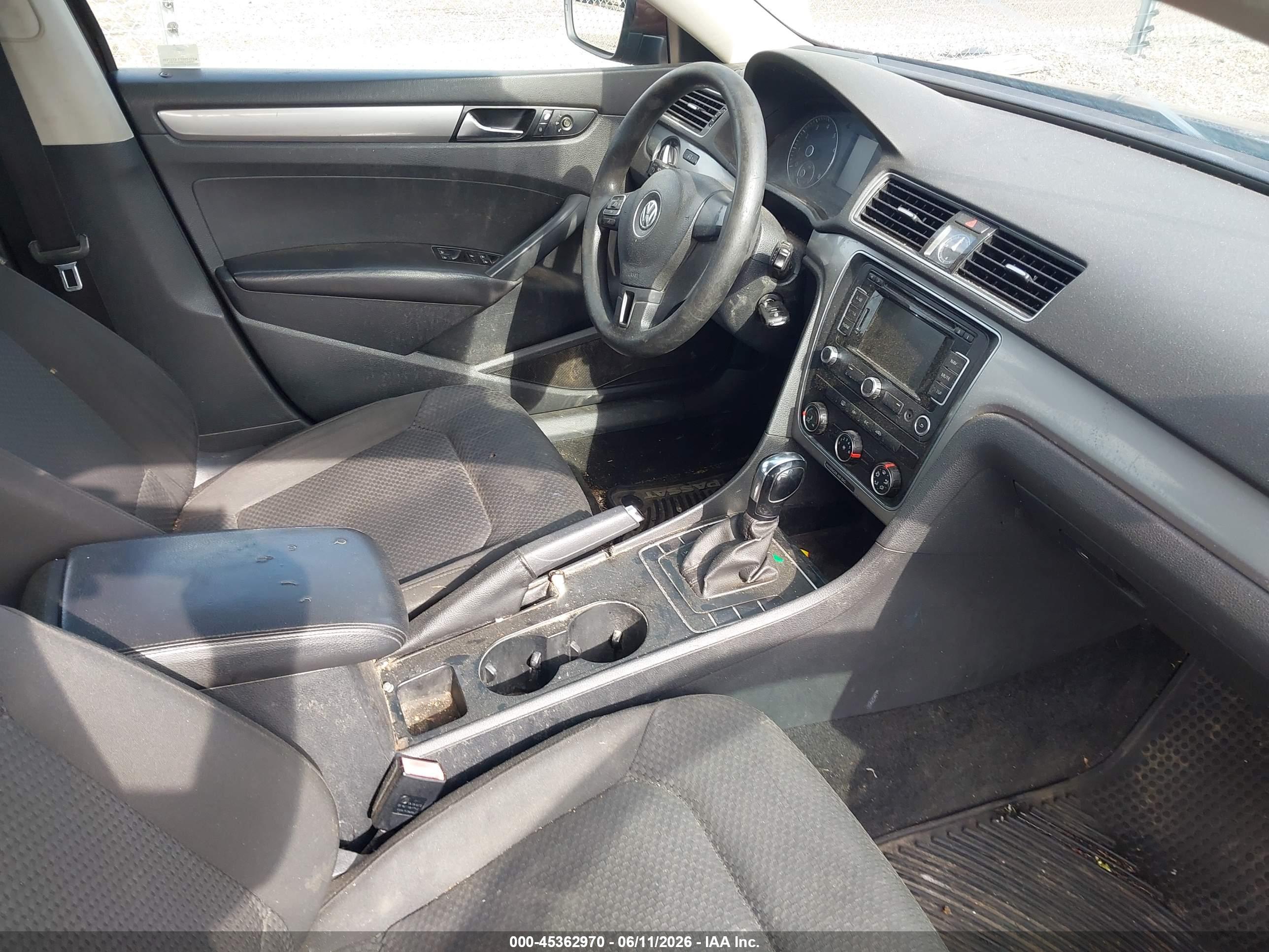 VOLKSWAGEN PASSAT image 5