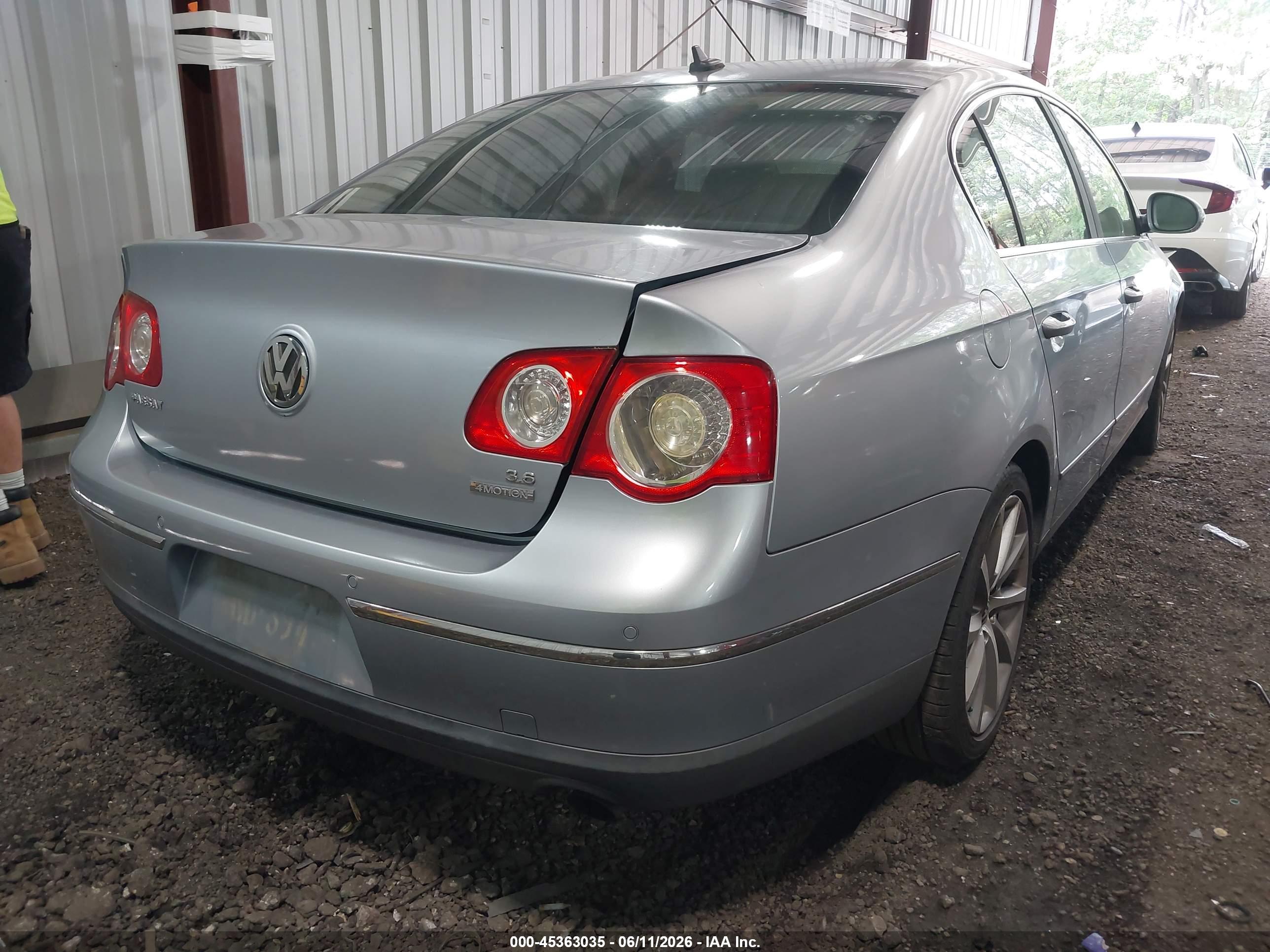 VOLKSWAGEN PASSAT image 4