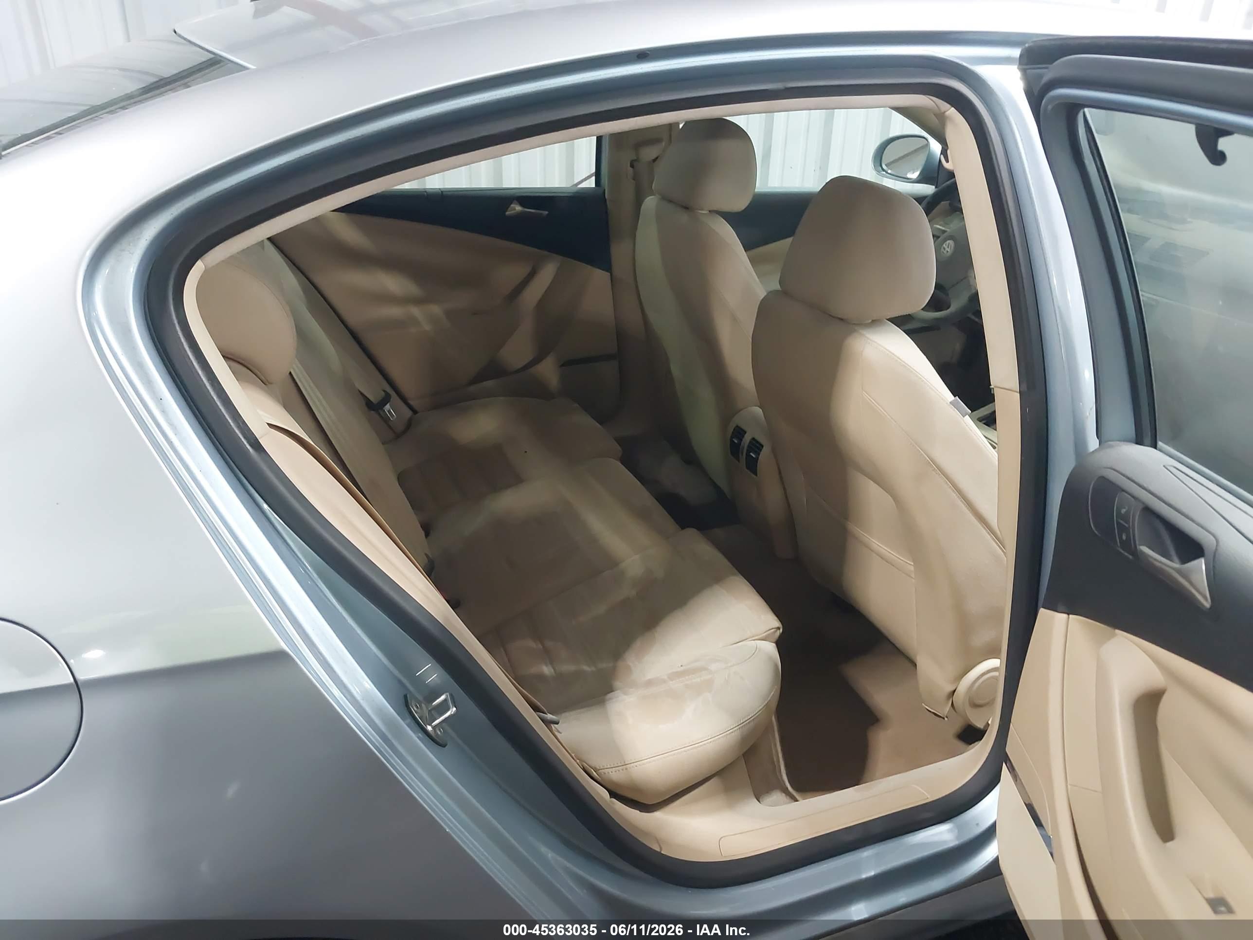VOLKSWAGEN PASSAT image 8