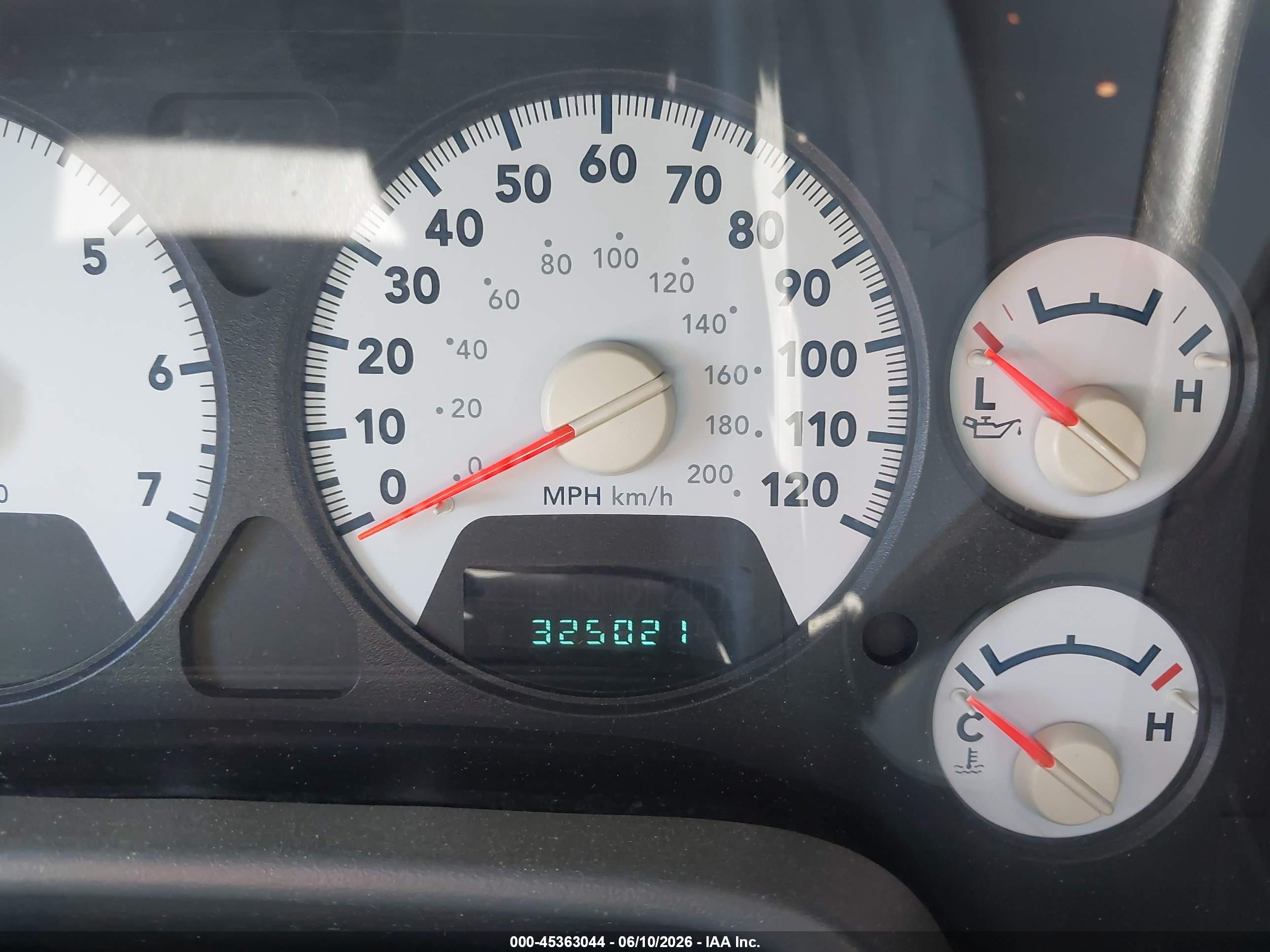 DODGE RAM image 7