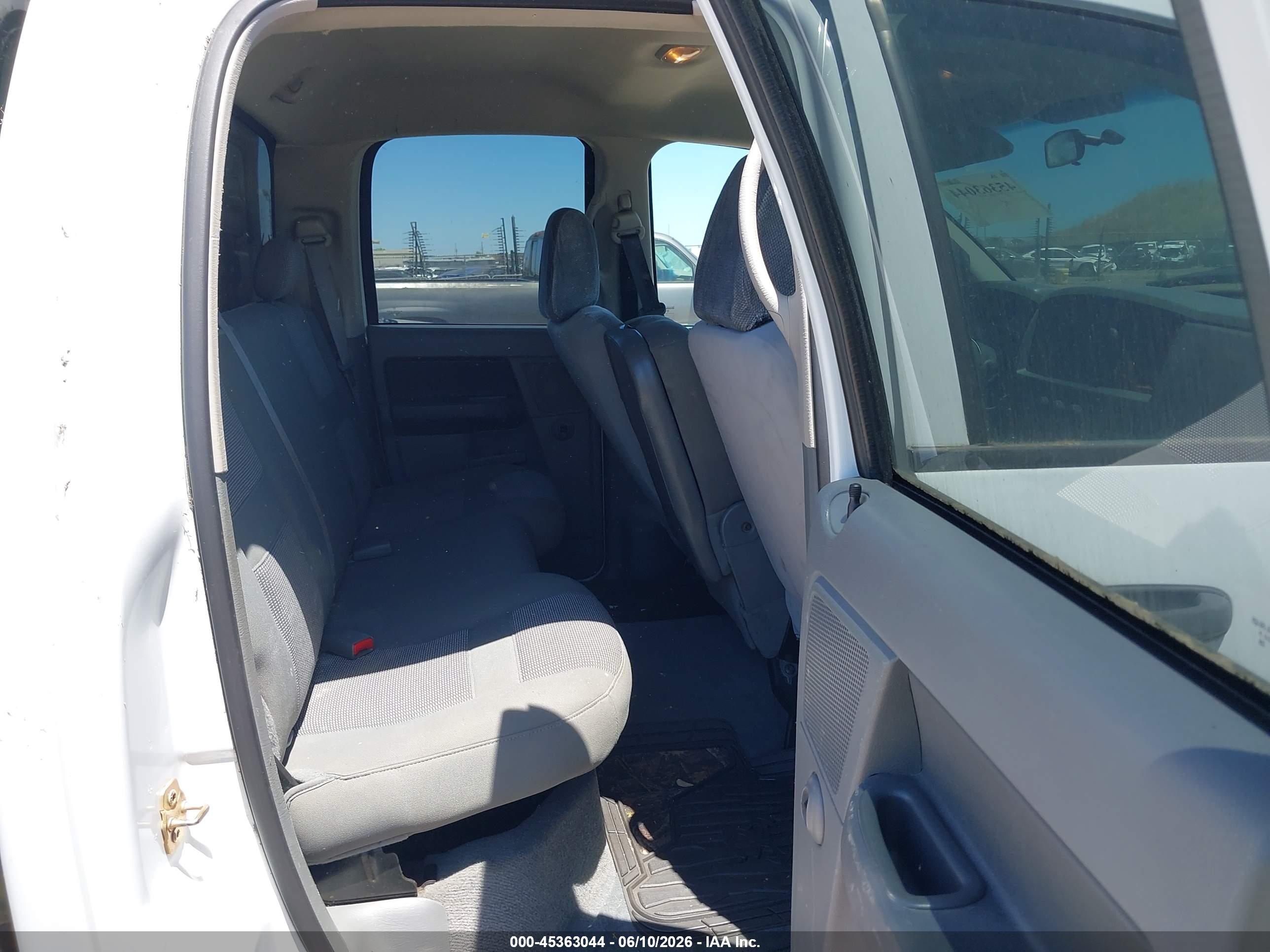 DODGE RAM image 8