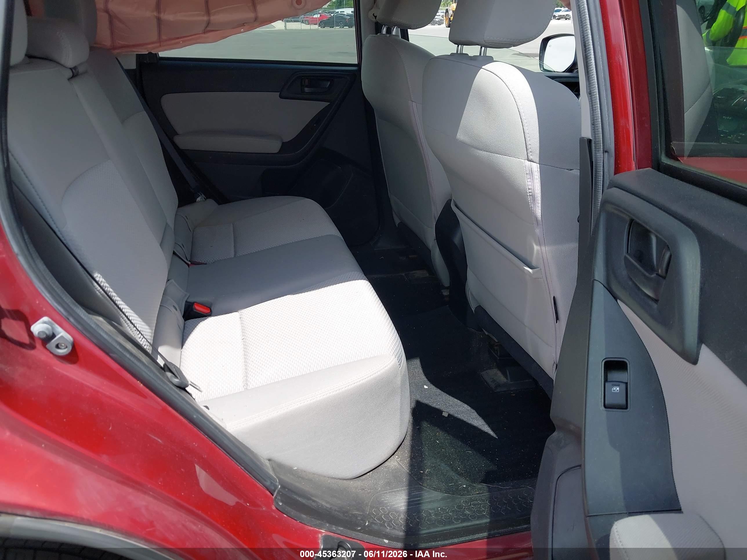SUBARU FORESTER image 8