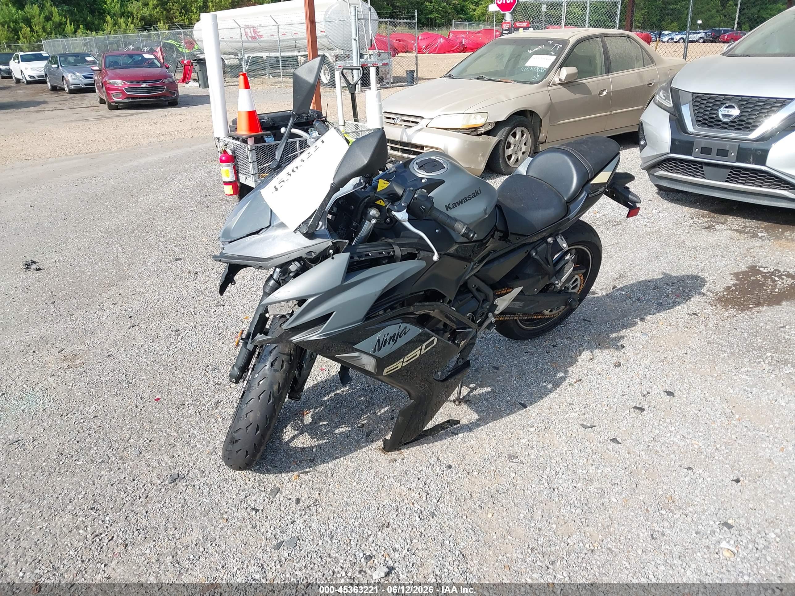 KAWASAKI EX650 image 2