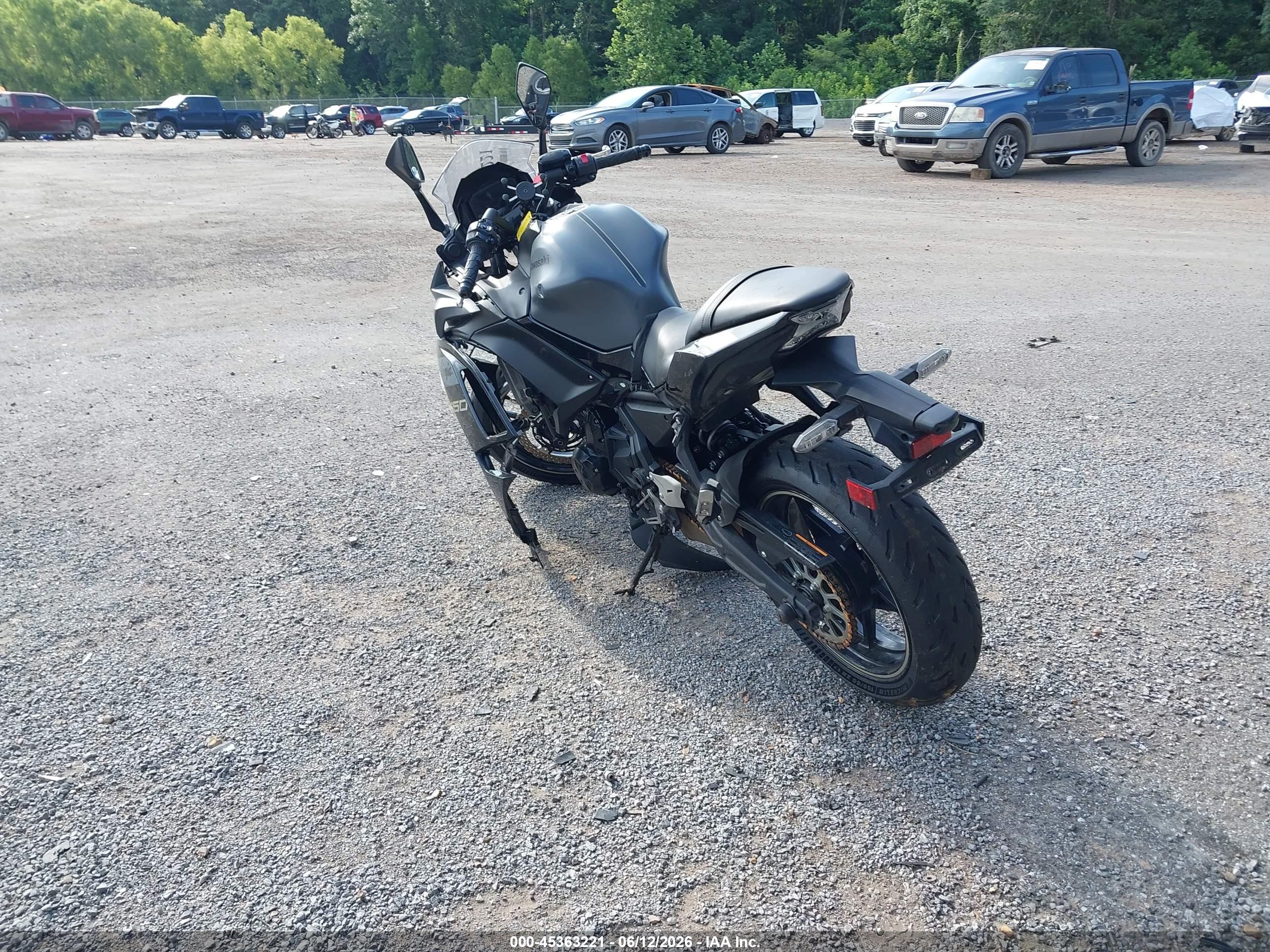 KAWASAKI EX650 image 3