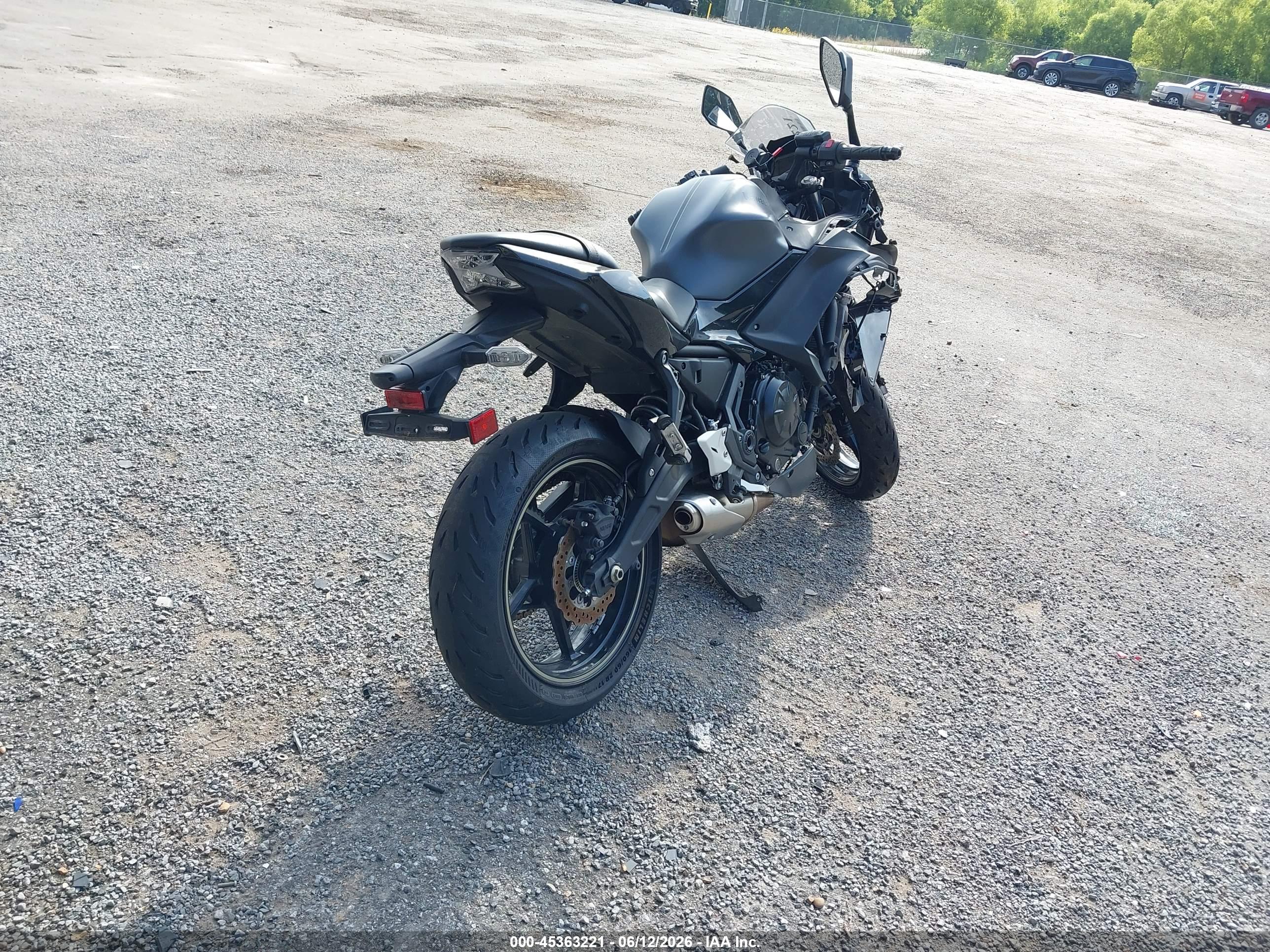 KAWASAKI EX650 image 4