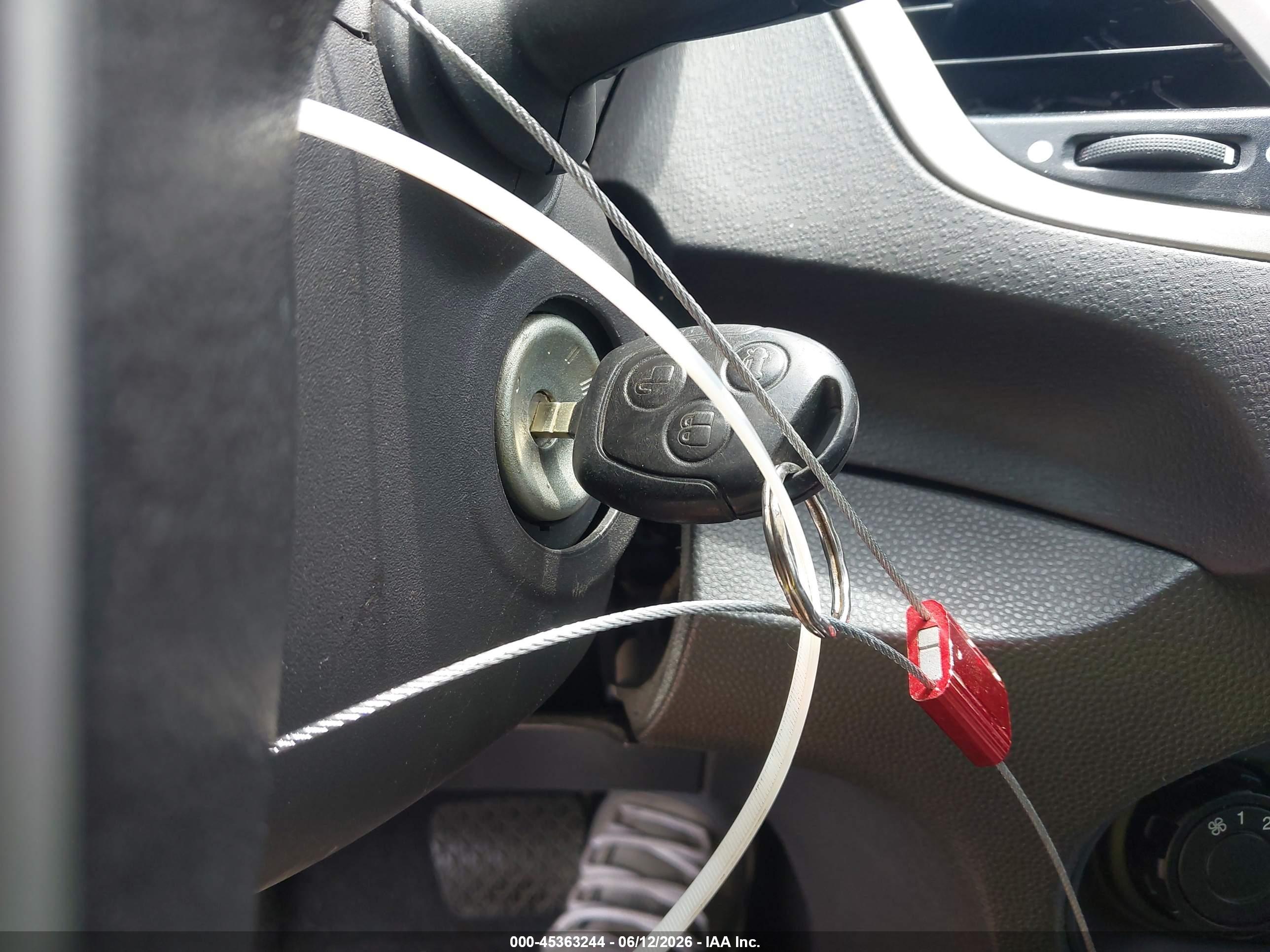 FORD FIESTA image 11