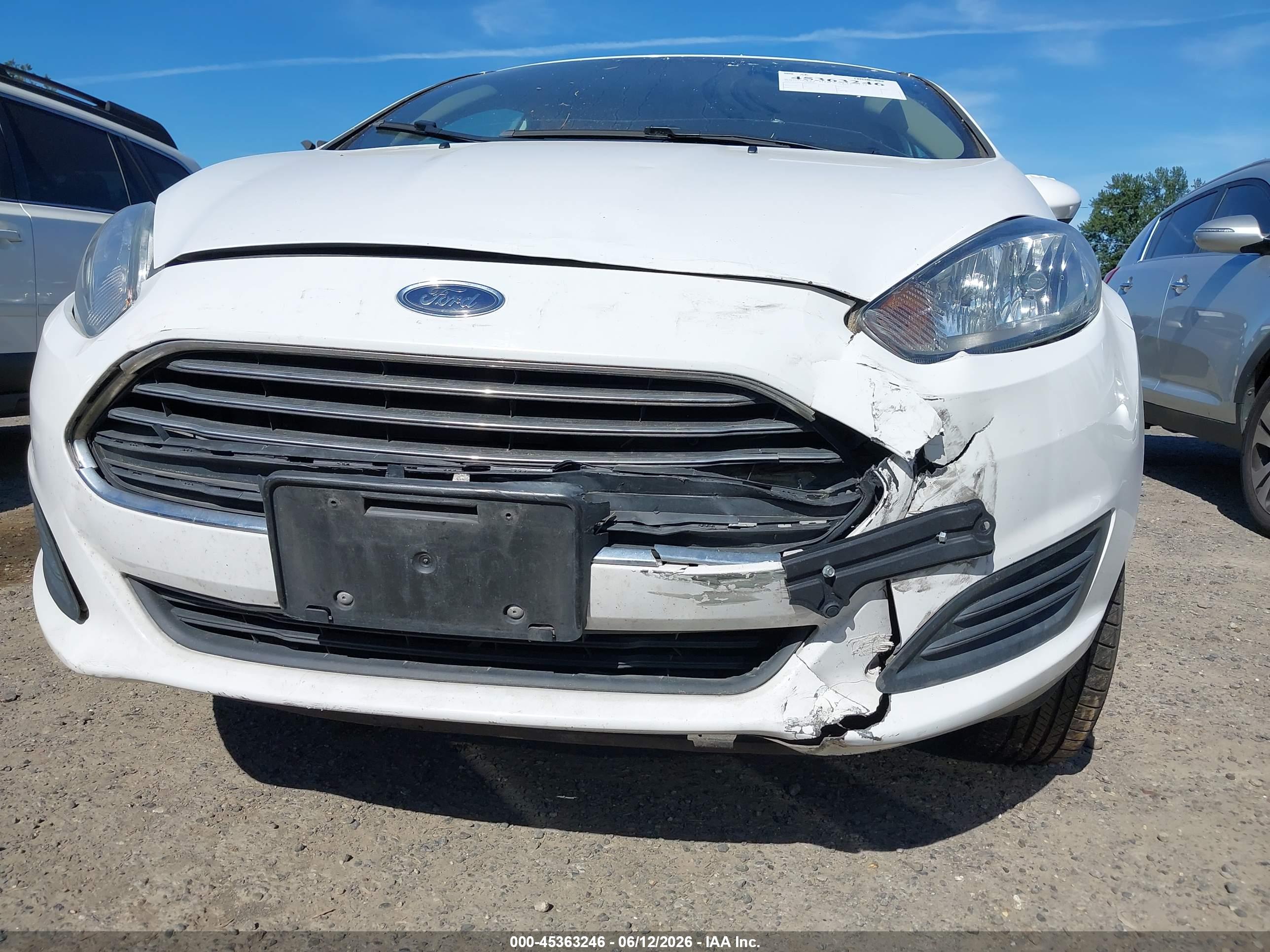 FORD FIESTA image 6