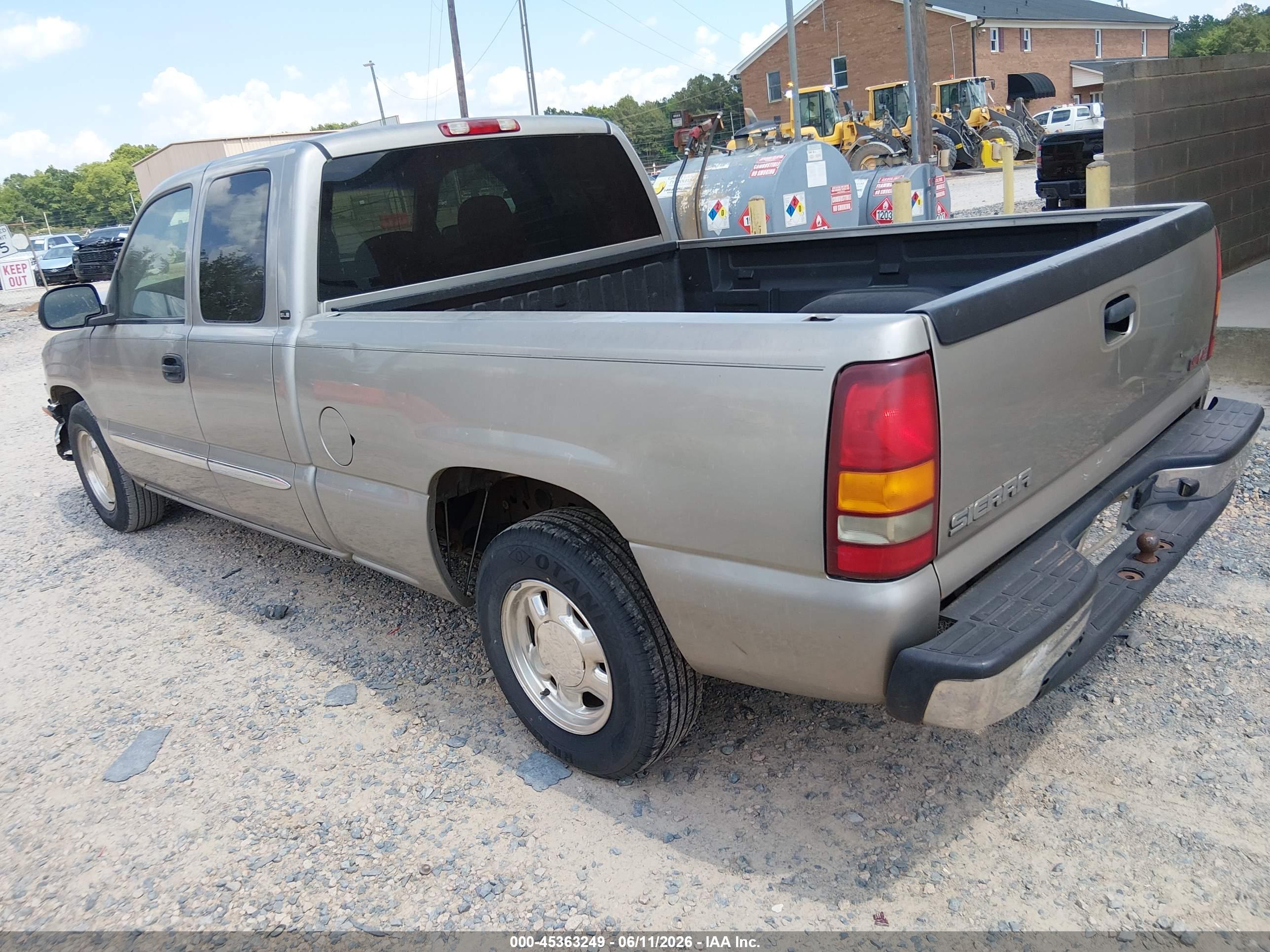 GMC SIERRA image 3